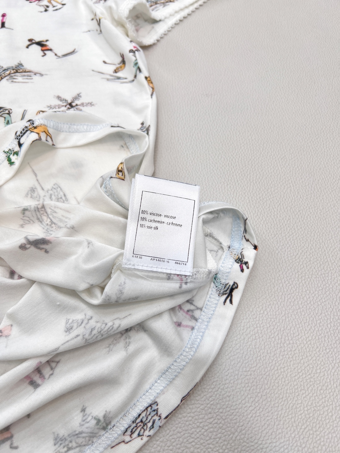 🆕Chanel2025新品圆领印花T恤，25coco滑雪🎿系列#定制YB丝绵材质，质感舒适，弹力十足，修