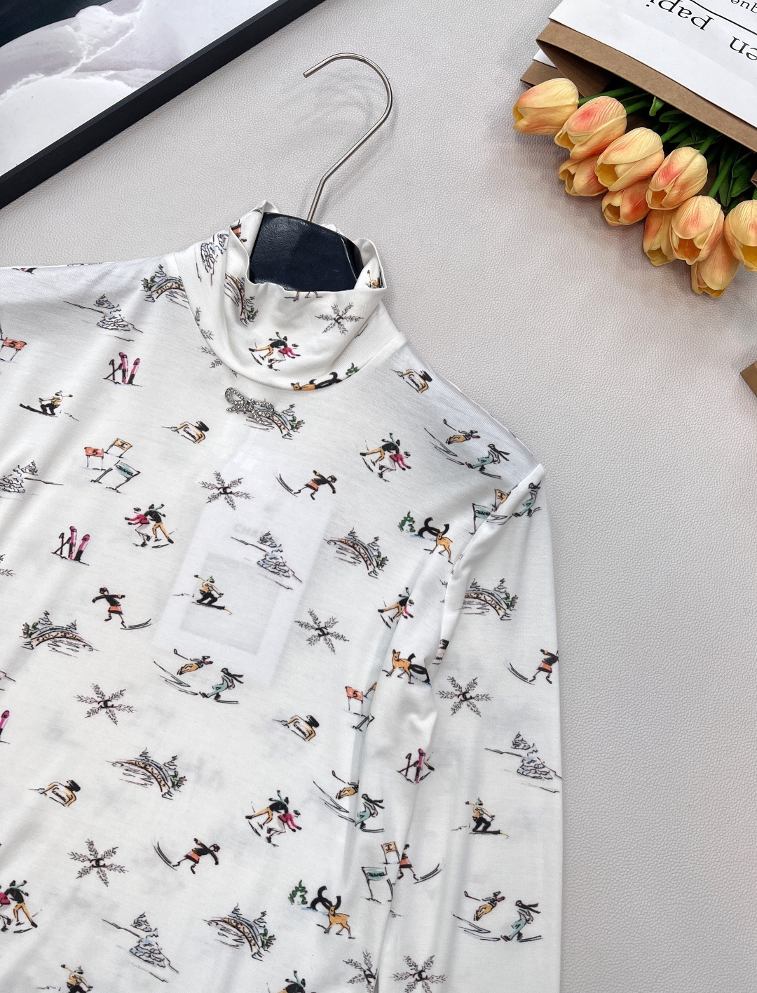 🆕Chanel2025新品印花高领长袖T恤，25coco滑雪🎿系列#定制YB丝绵材质，质感舒适，弹力十足
