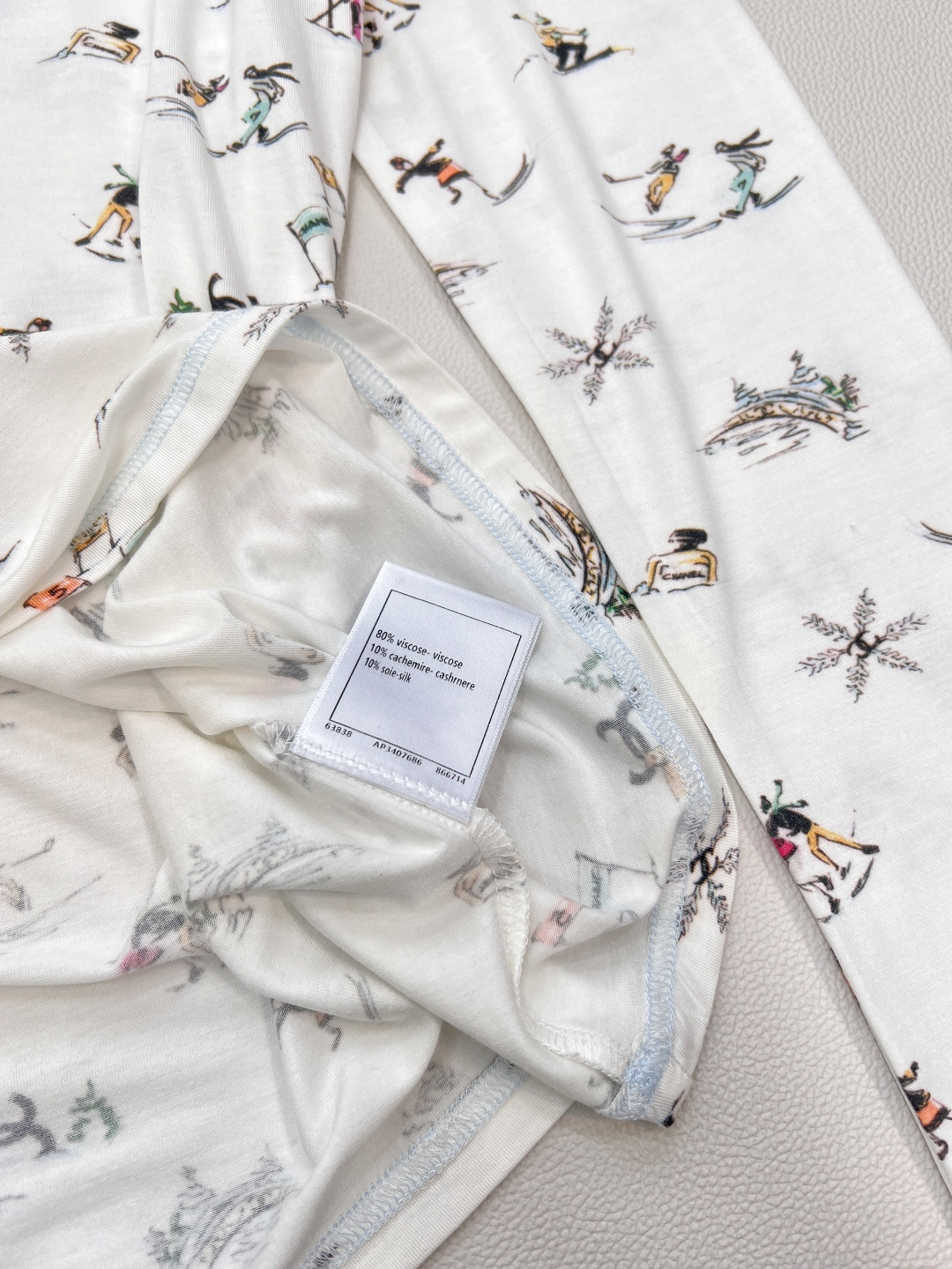 🆕Chanel2025新品印花高领长袖T恤，25coco滑雪🎿系列#定制YB丝绵材质，质感舒适，弹力十足