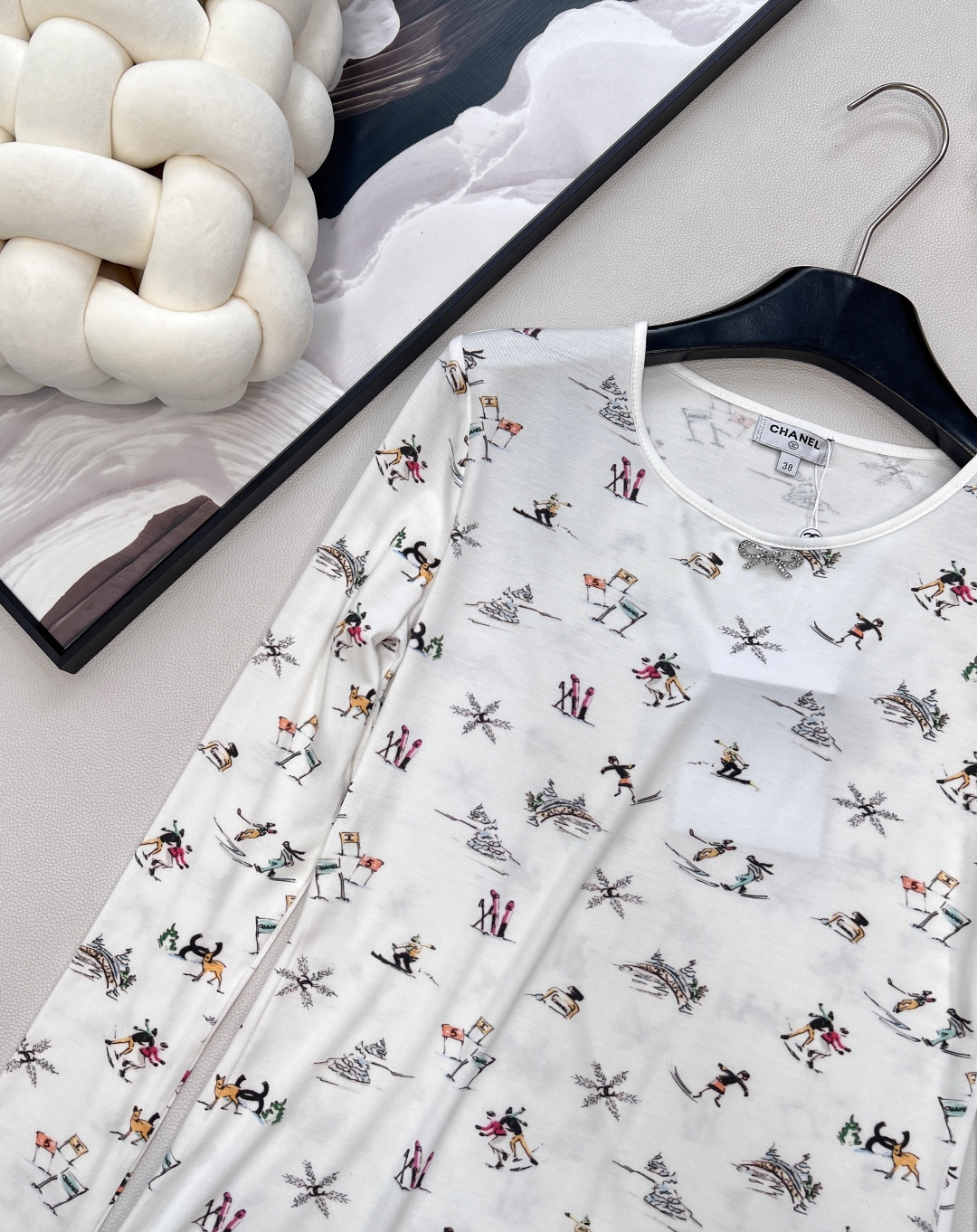 🆕Chanel2025新品圆领印长袖T恤，25coco滑雪🎿系列#定制YB丝绵材质，质感舒适，弹力十足，