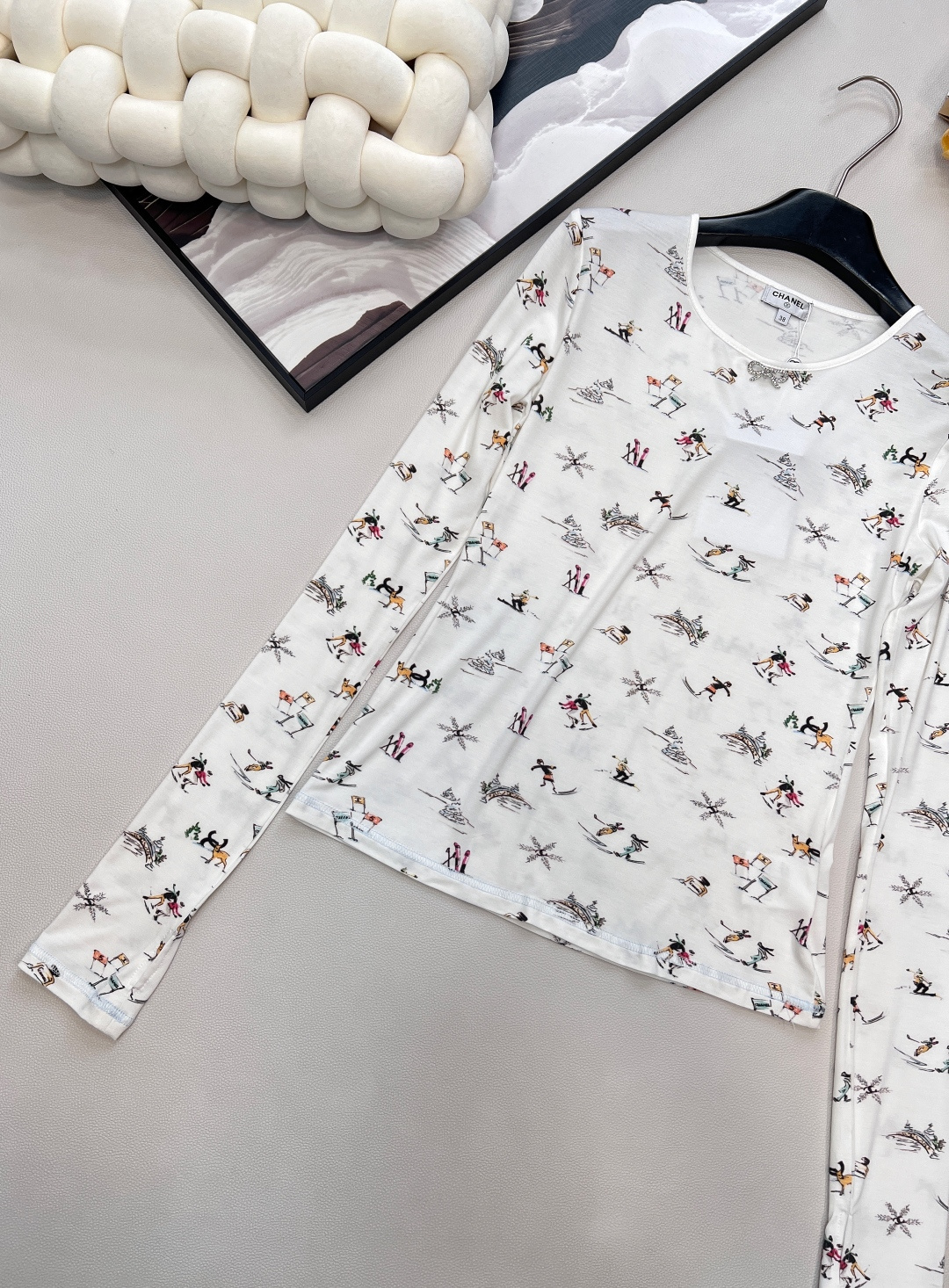 🆕Chanel2025新品圆领印长袖T恤，25coco滑雪🎿系列#定制YB丝绵材质，质感舒适，弹力十足，