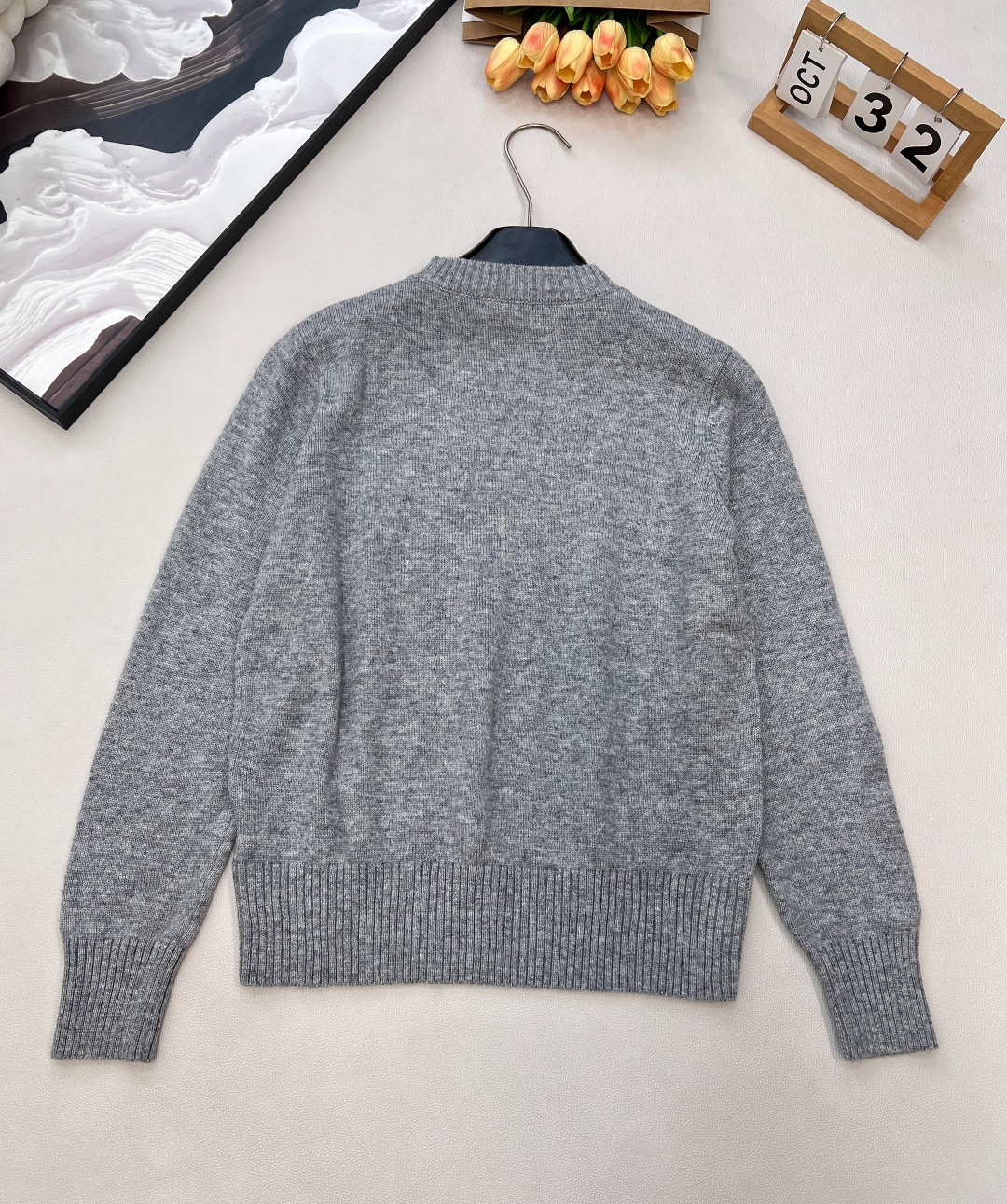 🆕 Prada经典款时尚百搭字母图案提花圆领长袖针织衫 今天这款普达拉王牌经典套头针织衫它来咯~采用10