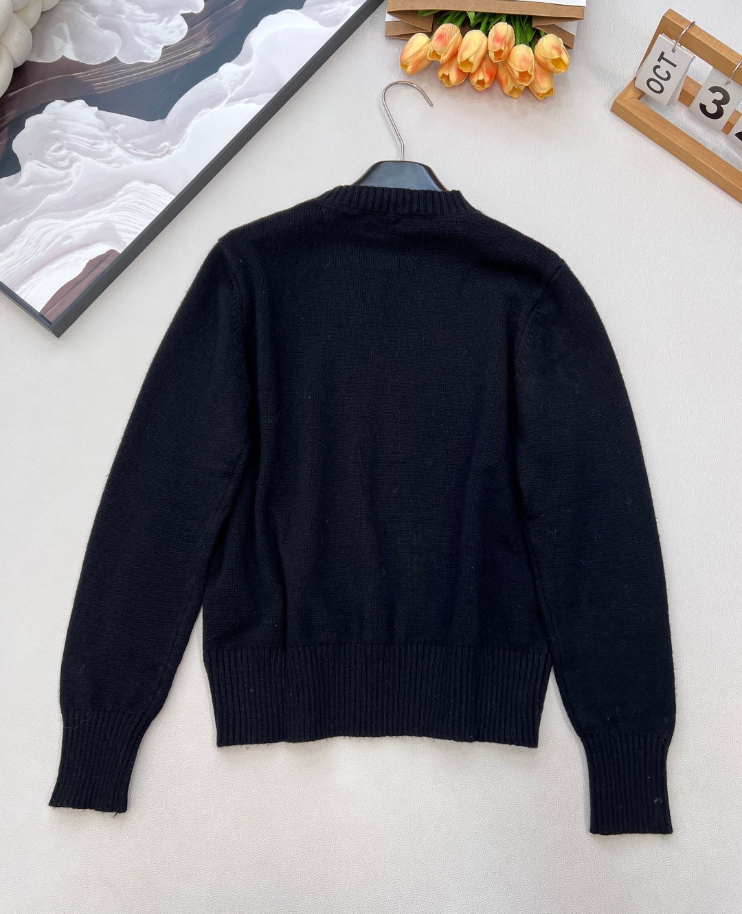 🆕 Prada经典款时尚百搭字母图案提花圆领长袖针织衫 今天这款普达拉王牌经典套头针织衫它来咯~采用10