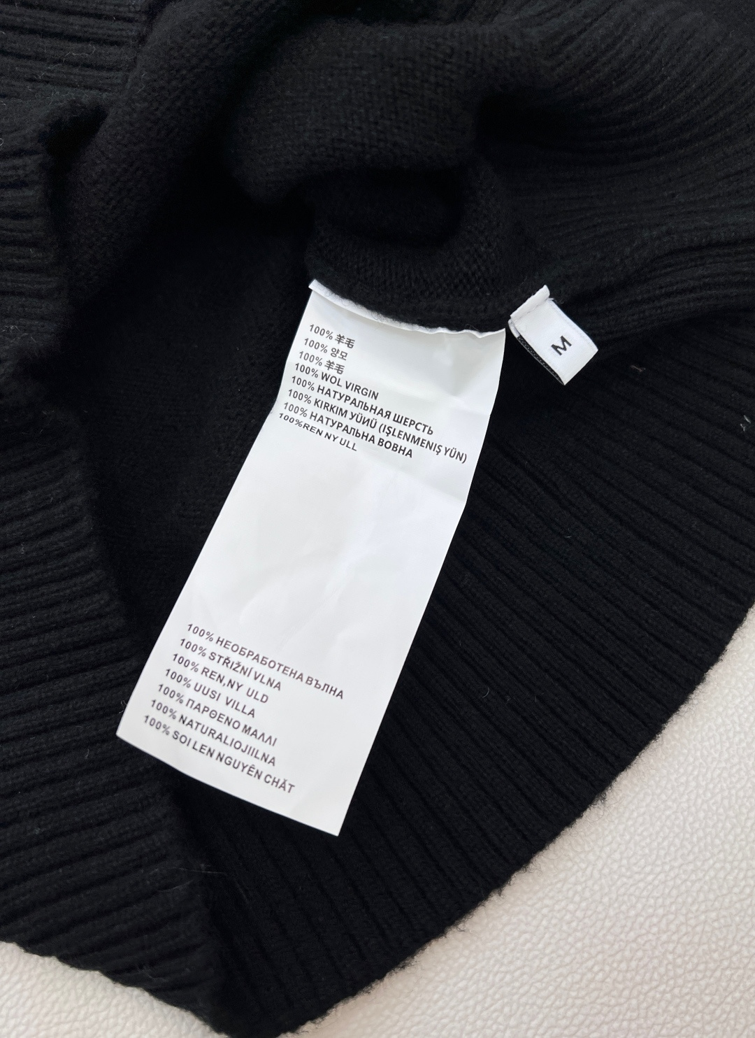 🆕 Prada经典款时尚百搭字母图案提花圆领长袖针织衫 今天这款普达拉王牌经典套头针织衫它来咯~采用10