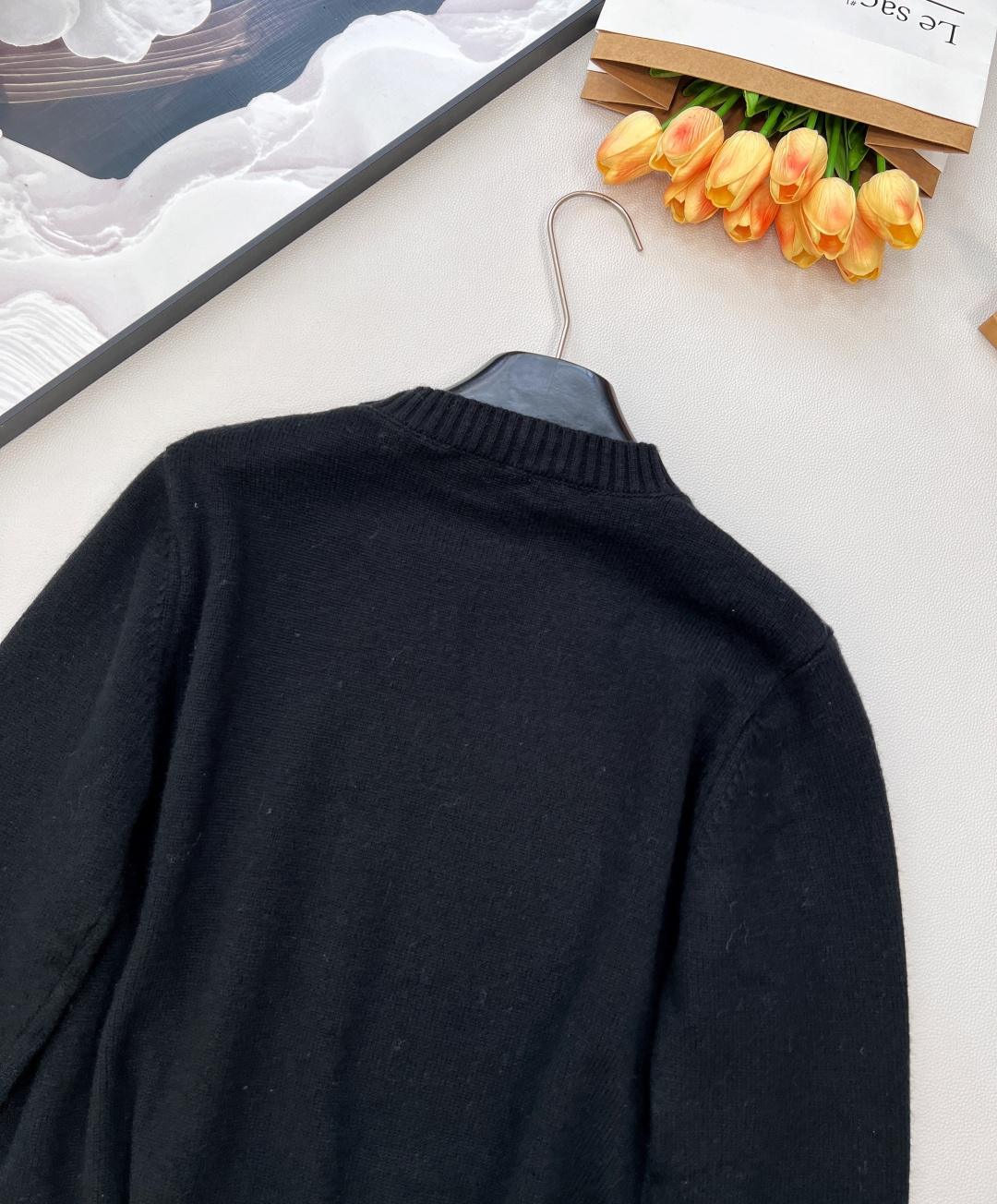 🆕 Prada经典款时尚百搭字母图案提花圆领长袖针织衫 今天这款普达拉王牌经典套头针织衫它来咯~采用10