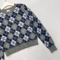 🆕CHANEL菱格logo马海毛红色套头毛衣这件审美共鸣,很难遇到惊艳,这件在红毛衣里面,绝对是压制性的 🆕CHANEL菱格logo马海毛红色套头毛衣这件审美共鸣,很难遇到惊艳,这件在红毛衣里面,绝对是压制性的