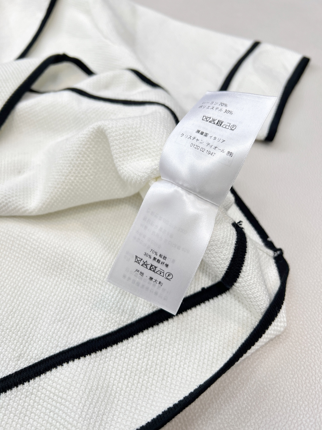 🆕DIOR新款海军领撞色针织短夹克，法式优雅与摩登率性的完美碰撞，当经典海军领邂逅迪奥的高级时尚基因，这