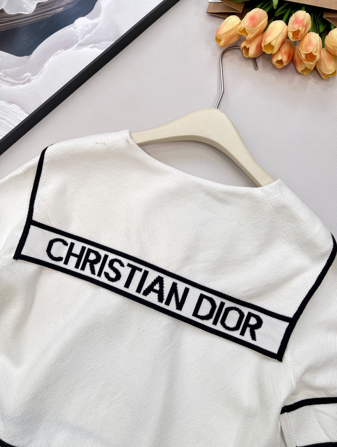 🆕DIOR新款海军领撞色针织短夹克，法式优雅与摩登率性的完美碰撞，当经典海军领邂逅迪奥的高级时尚基因，这