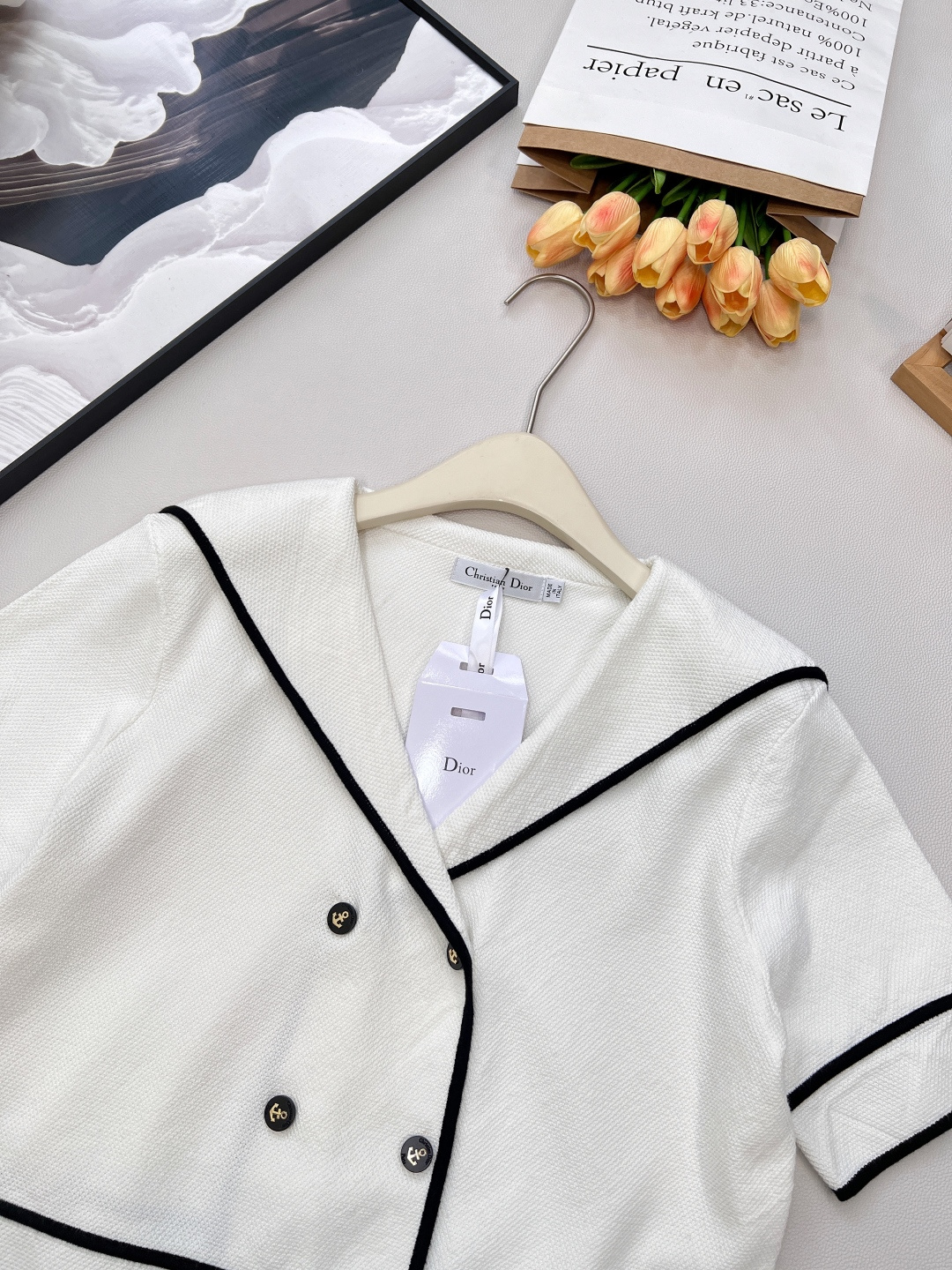 🆕DIOR新款海军领撞色针织短夹克，法式优雅与摩登率性的完美碰撞，当经典海军领邂逅迪奥的高级时尚基因，这