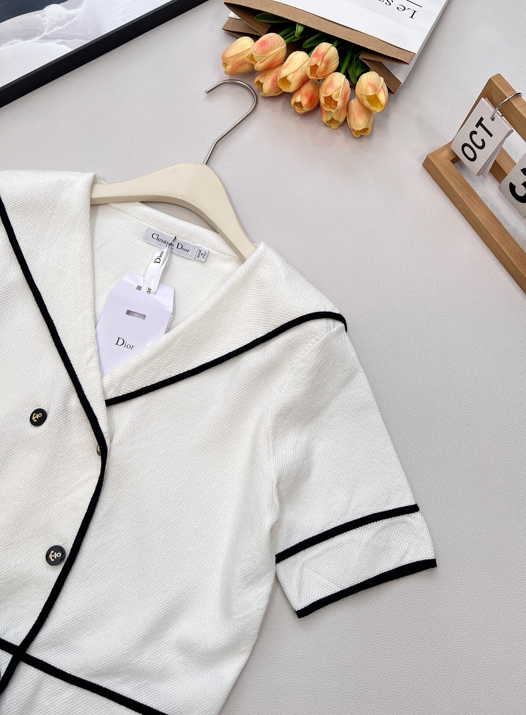 🆕DIOR新款海军领撞色针织短夹克，法式优雅与摩登率性的完美碰撞，当经典海军领邂逅迪奥的高级时尚基因，这