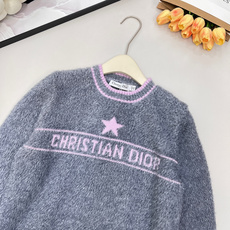 🆕DIOR25FW💗字母钩花毛毛毛衣..💖💖敲级愤粉嫩的一件 一眼便爱上的款 减龄必备无疑了✌️采用羊绒 🆕DIOR25FW💗字母钩花毛毛毛衣..💖💖敲级愤粉嫩的一件 一眼便爱上的款 减龄必备无疑了✌️采用羊绒
