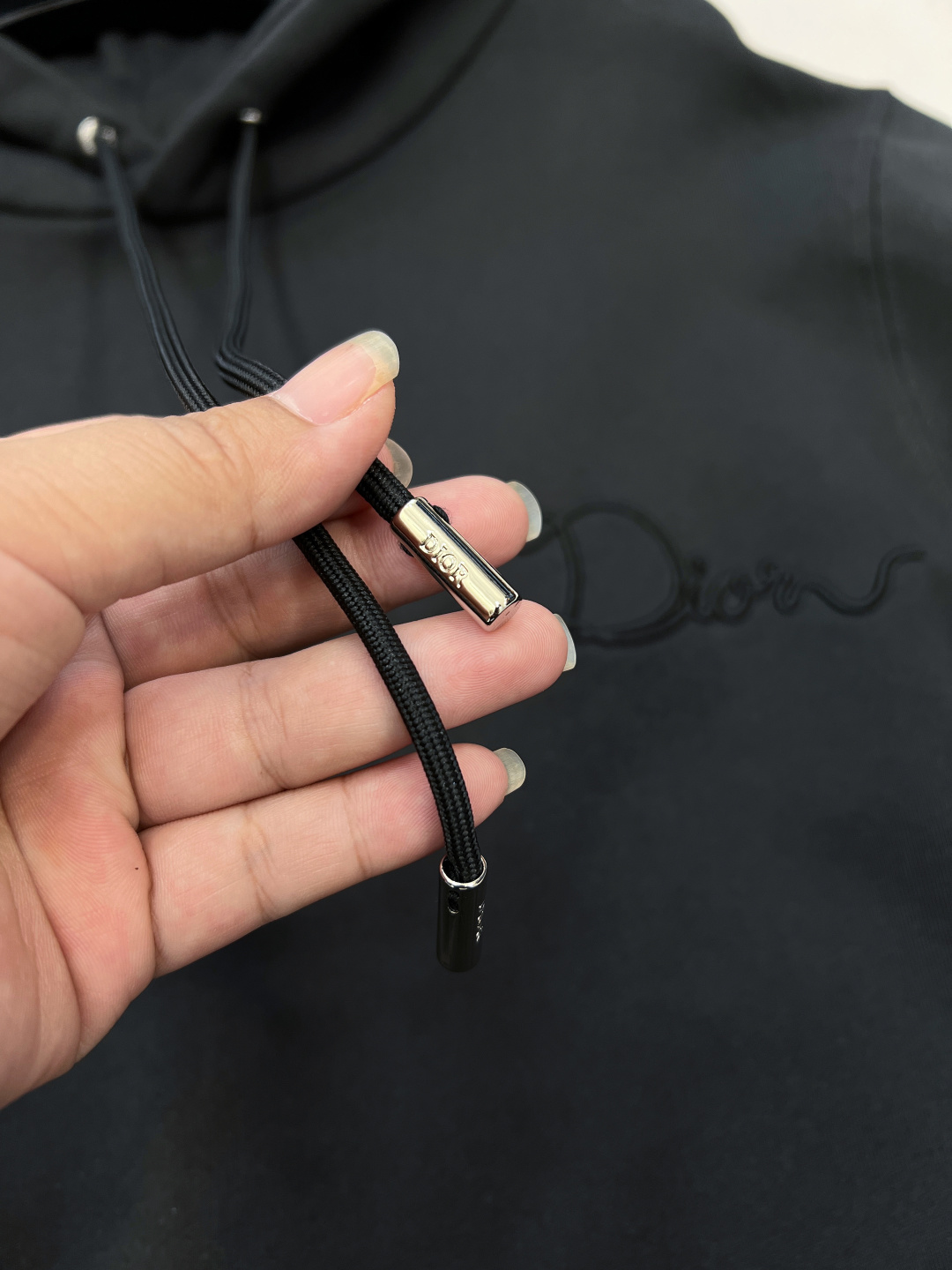 🆕DIOR新款织缎徽章连帽卫衣，原¥16000购买；纯棉质感面料采用26支双纱+10支底纱的毛圈绒面料，