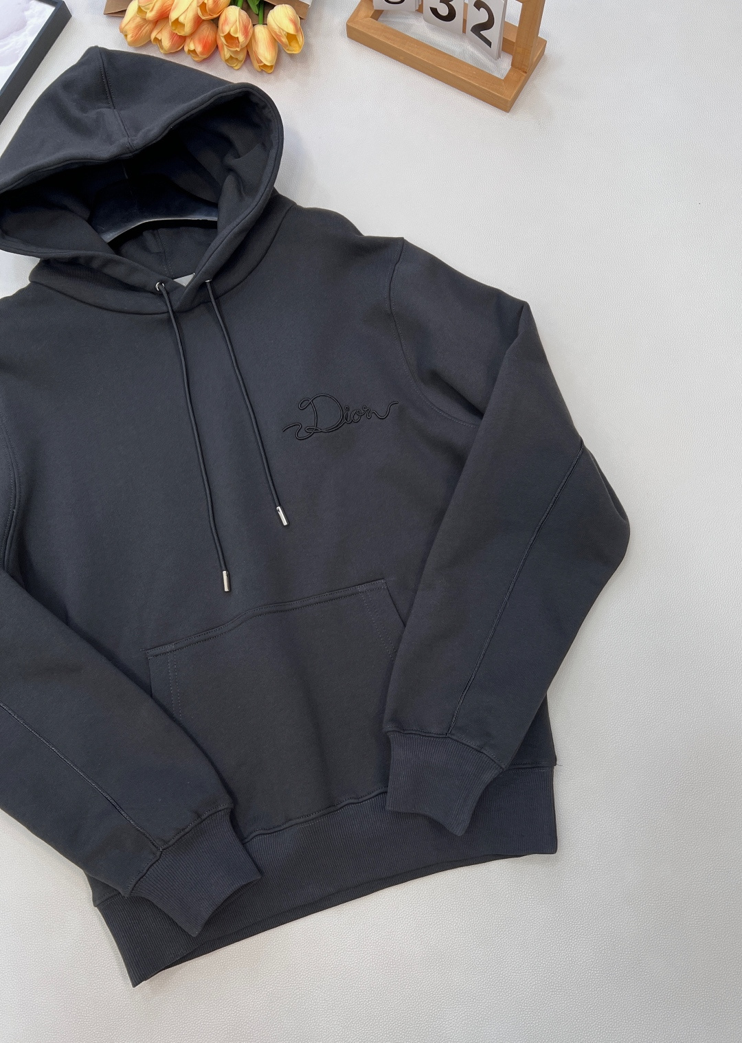 🆕DIOR新款织缎徽章连帽卫衣，原¥16000购买；纯棉质感面料采用26支双纱+10支底纱的毛圈绒面料，