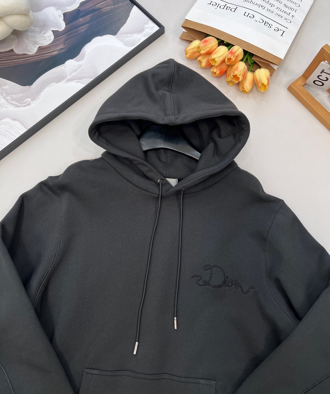 🆕DIOR新款织缎徽章连帽卫衣，原¥16000购买；纯棉质感面料采用26支双纱+10支底纱的毛圈绒面料，