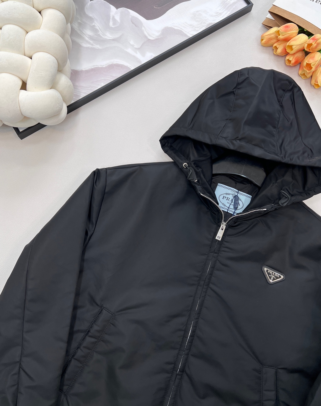 🆕Prada25Fw早秋新款三角标连帽尼龙短款棉衣夹克外套丨⚠独家yb开发！高版出品！经典的Prada的