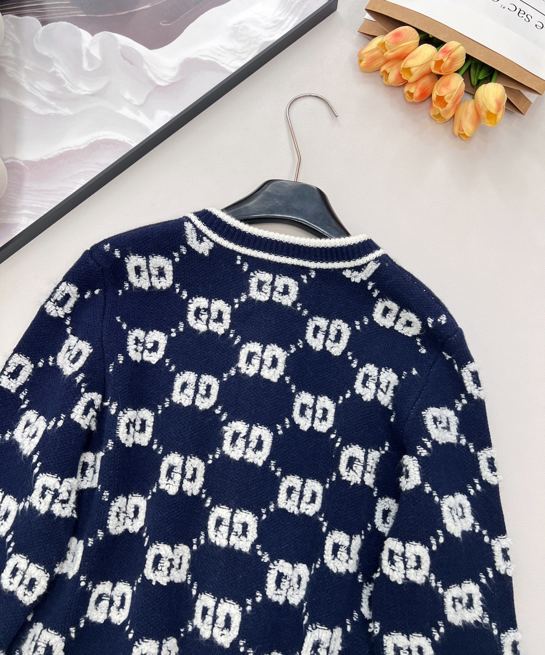 🆕 GUCCI 羊毛结子绒提花针织开衫经典双Glogo提花设计 厚实有质感的一件针织外套撞色设计，经典双