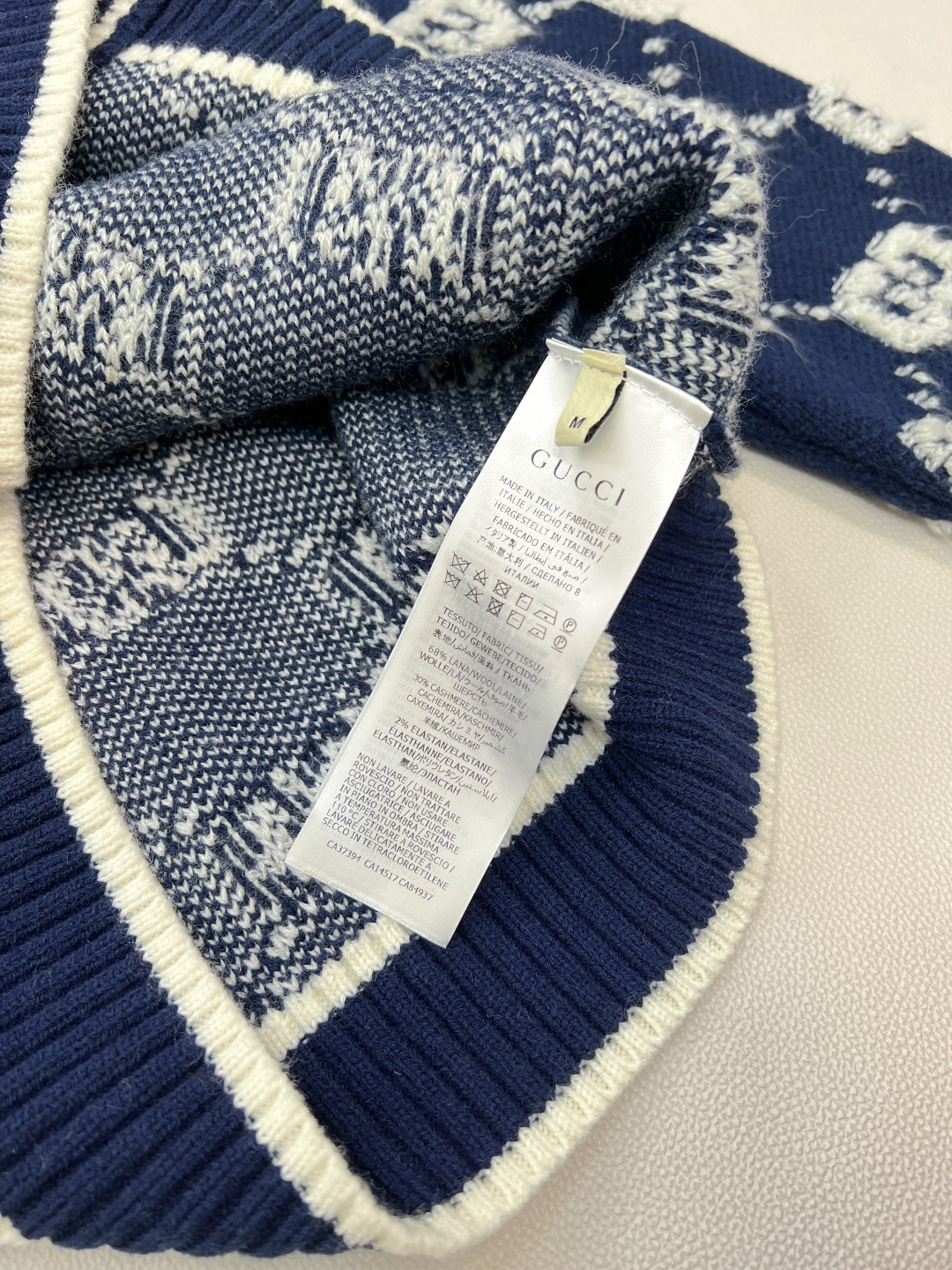 🆕 GUCCI 羊毛结子绒提花针织开衫经典双Glogo提花设计 厚实有质感的一件针织外套撞色设计，经典双