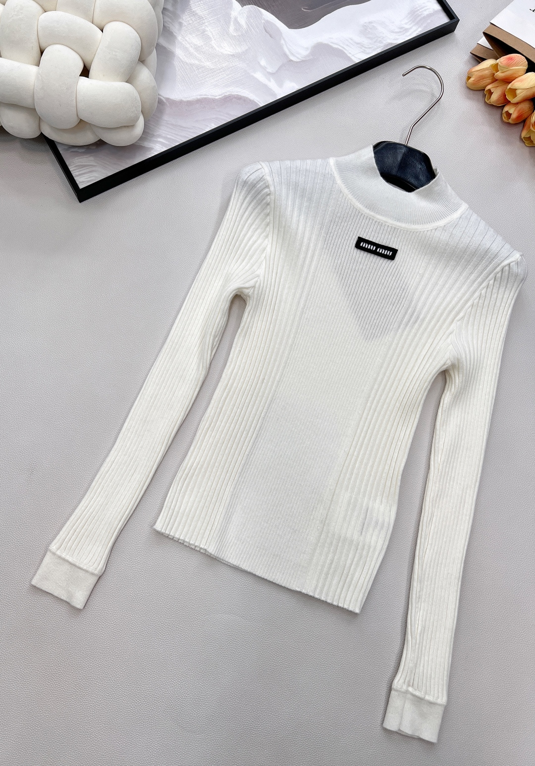 🆕Miumiu25FW秋冬新款微标提花山羊毛混纺立领针织长袖打底衫丨⚠独家高版出品！采用羊毛针织面料，自