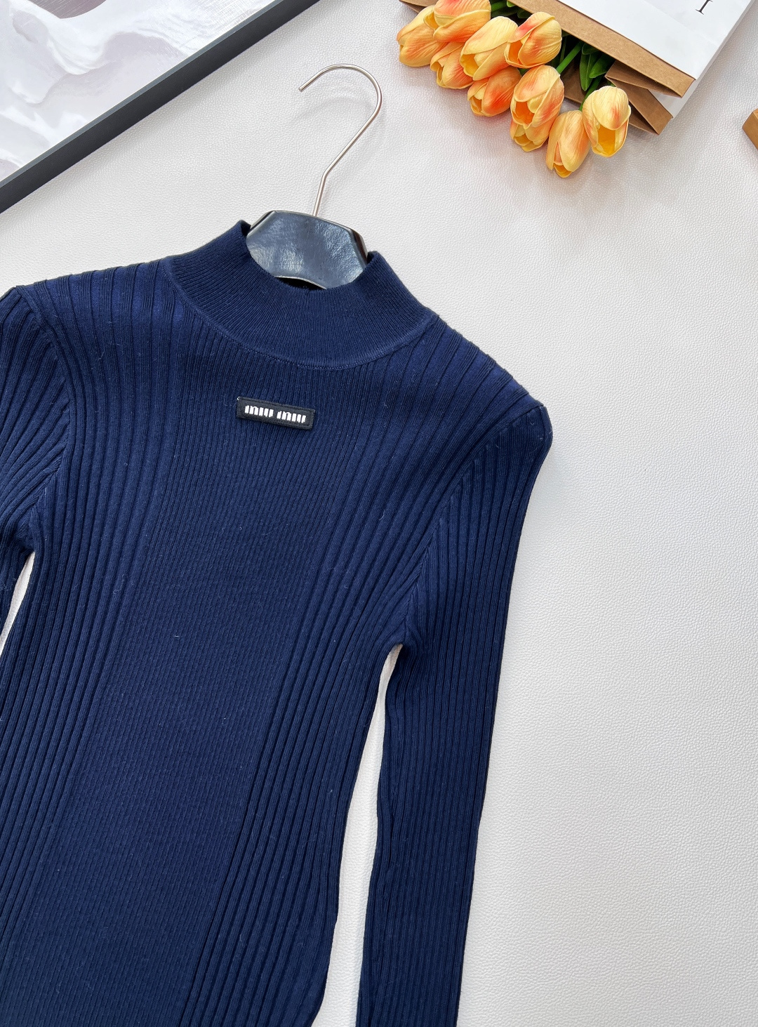 🆕Miumiu25FW秋冬新款微标提花山羊毛混纺立领针织长袖打底衫丨⚠独家高版出品！采用羊毛针织面料，自