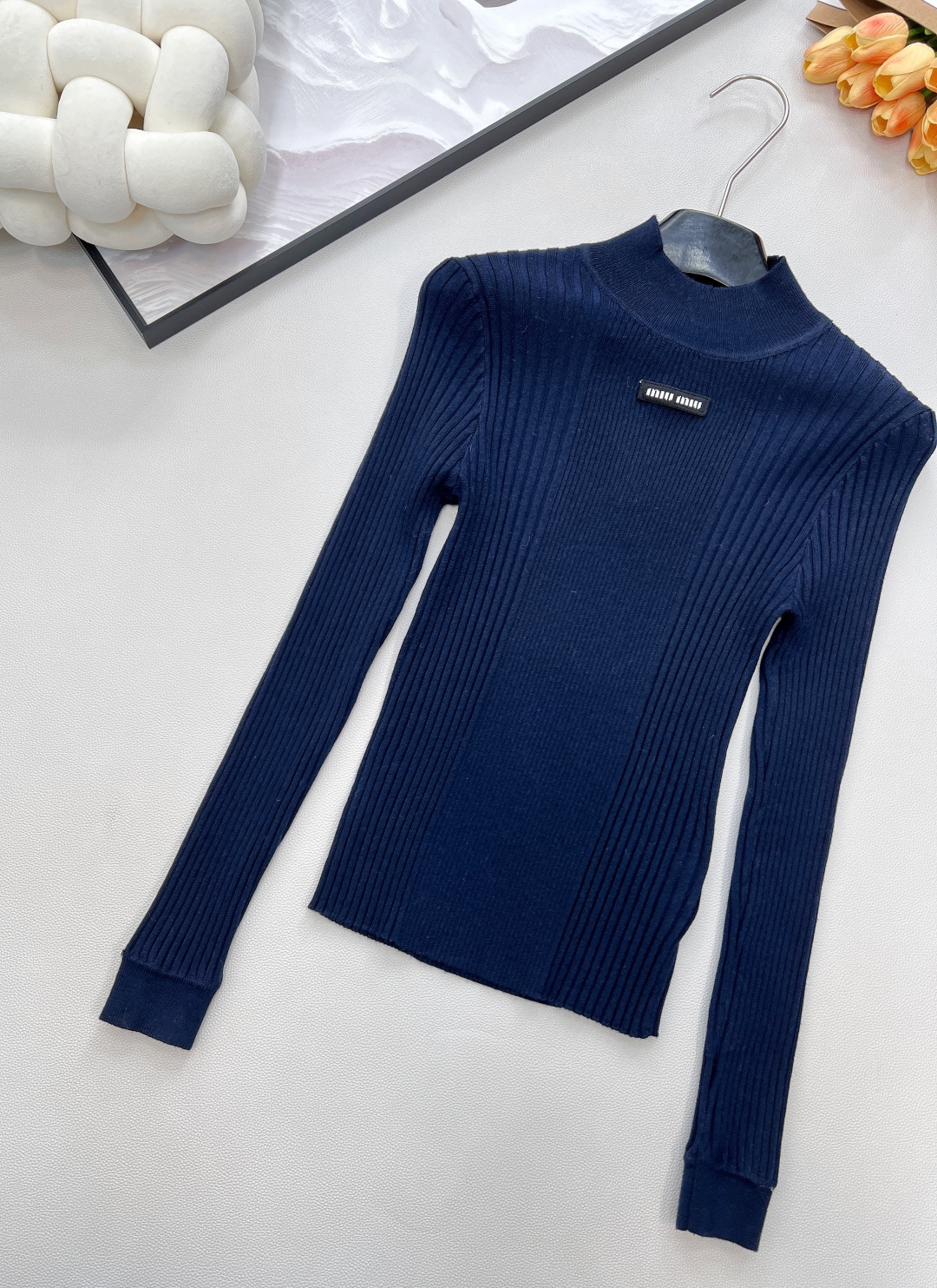 🆕Miumiu25FW秋冬新款微标提花山羊毛混纺立领针织长袖打底衫丨⚠独家高版出品！采用羊毛针织面料，自