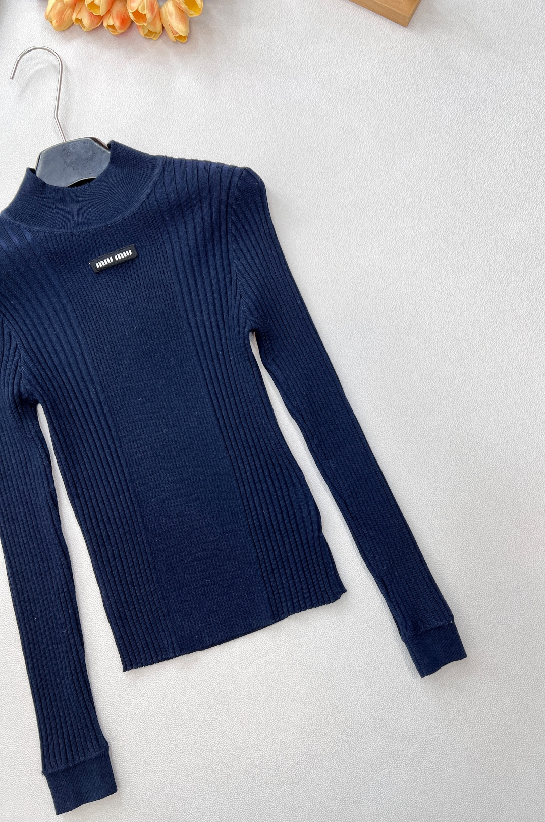 🆕Miumiu25FW秋冬新款微标提花山羊毛混纺立领针织长袖打底衫丨⚠独家高版出品！采用羊毛针织面料，自