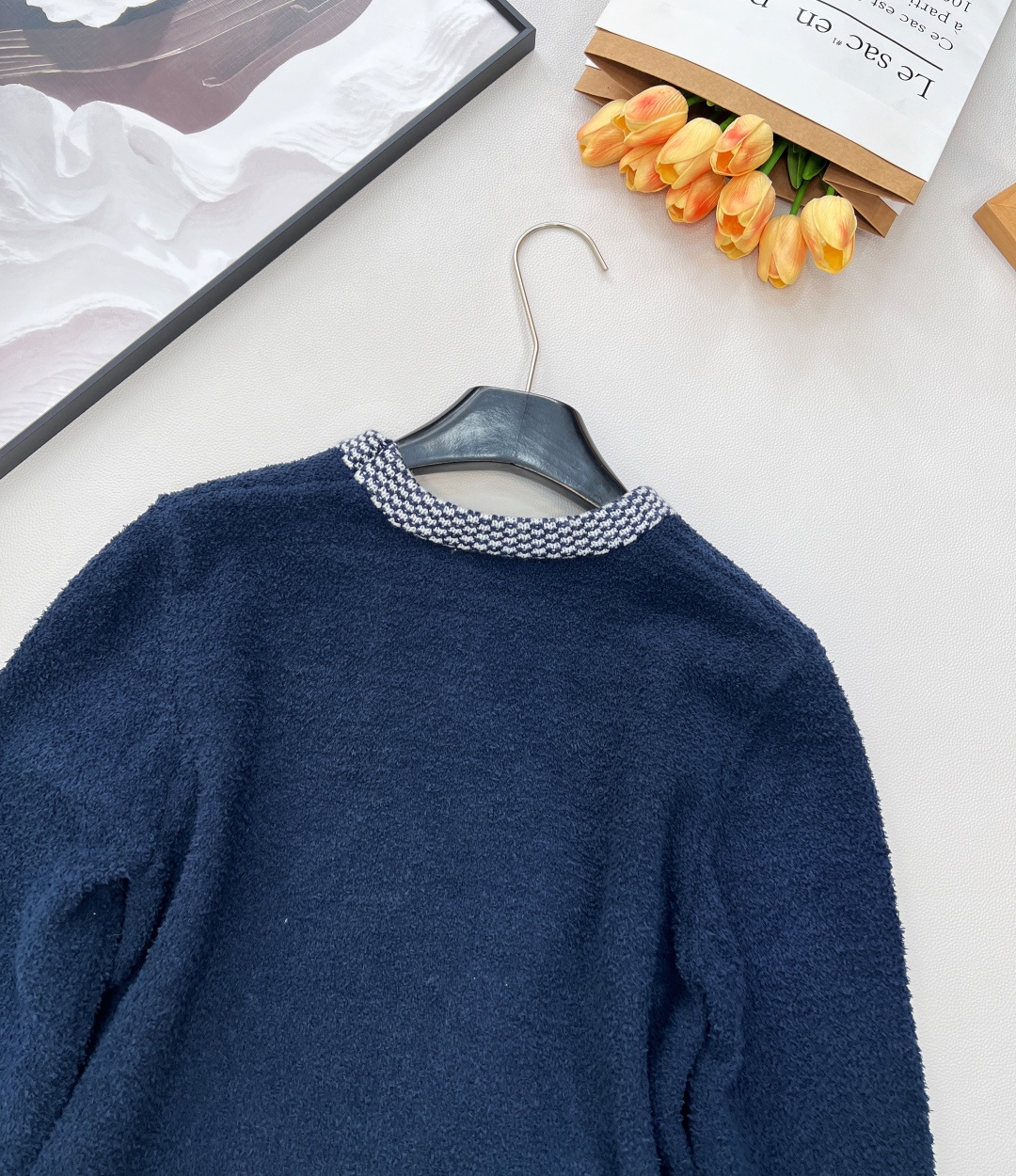 🆕DDior 25秋冬系列羊毛针织毛衣，主色白+藏蓝色几何图案，胸前“DIOR”字母超有辨识度，羊毛材质