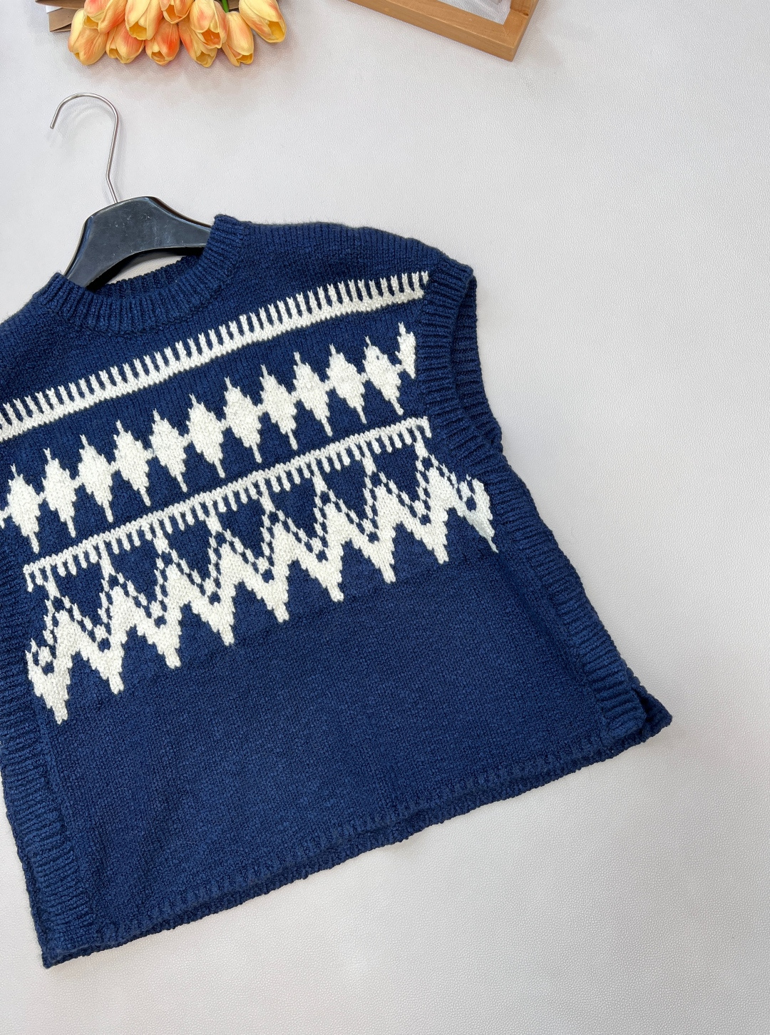 🆕Dioi2025新款菱格提花针织马甲，定制YB羊绒纱线织造，提花工艺处理，呈现出不同波纹形状，阔袖马甲