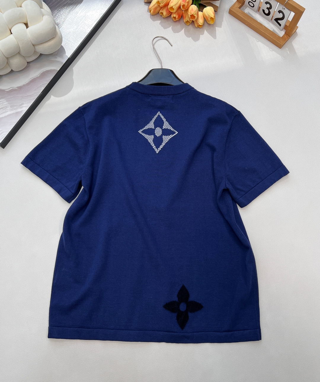 🆕Louis Vuitton2025新款圆领四叶草徽标短袖，定制YB斜纹全棉纱线织造，穿搭舒适，质感十足