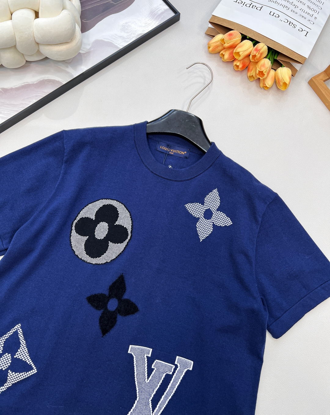 🆕Louis Vuitton2025新款圆领四叶草徽标短袖，定制YB斜纹全棉纱线织造，穿搭舒适，质感十足