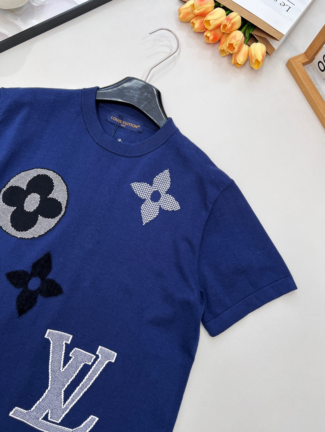 🆕Louis Vuitton2025新款圆领四叶草徽标短袖，定制YB斜纹全棉纱线织造，穿搭舒适，质感十足