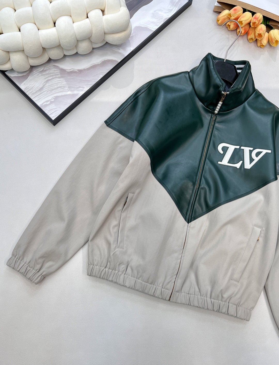 🆕Louis vuitton2025新款拼色皮衣夹克外套，定制YB进口环保水洗皮材质，质感细腻，纹理清晰