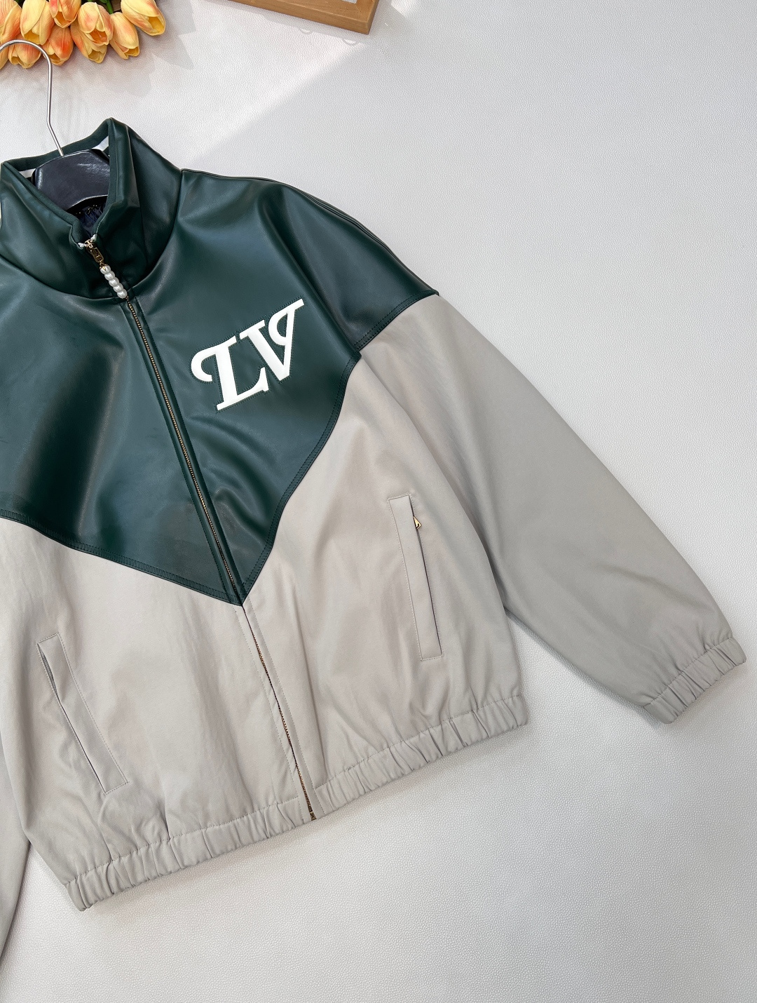 🆕Louis vuitton2025新款拼色皮衣夹克外套，定制YB进口环保水洗皮材质，质感细腻，纹理清晰