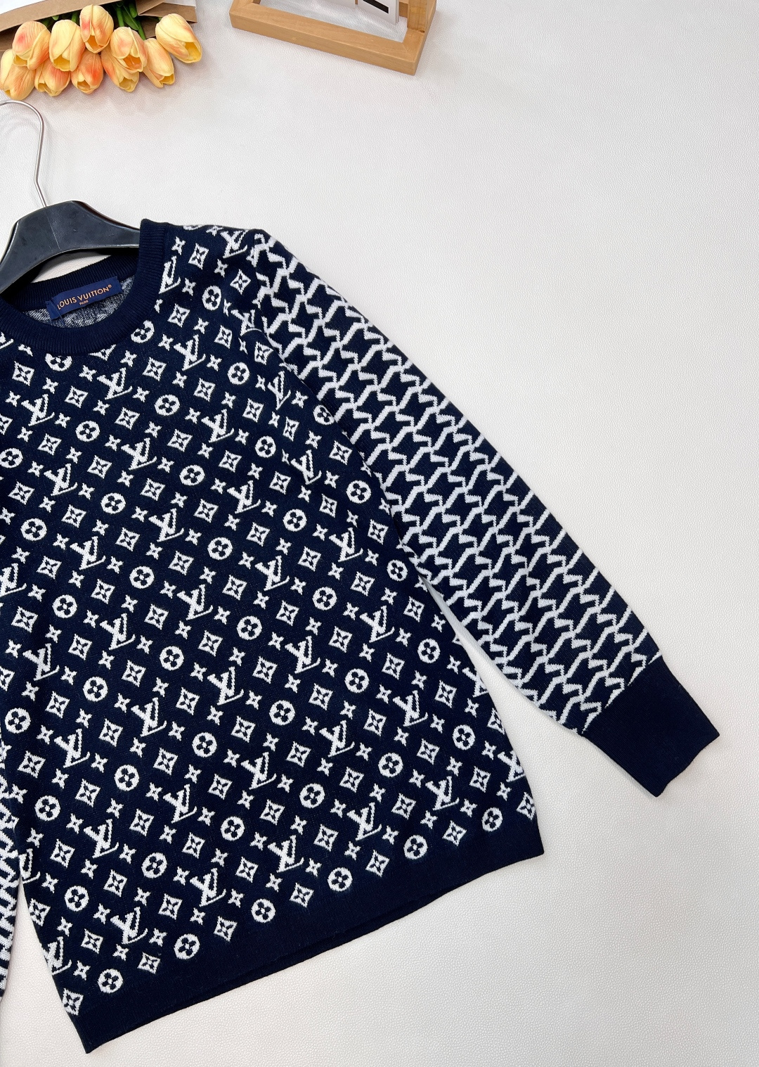 🆕Louis Vuitton🍊🖤提花满Logo毛衣、驴家的万年经典款！时髦大方上档次 永远都不会过时 随