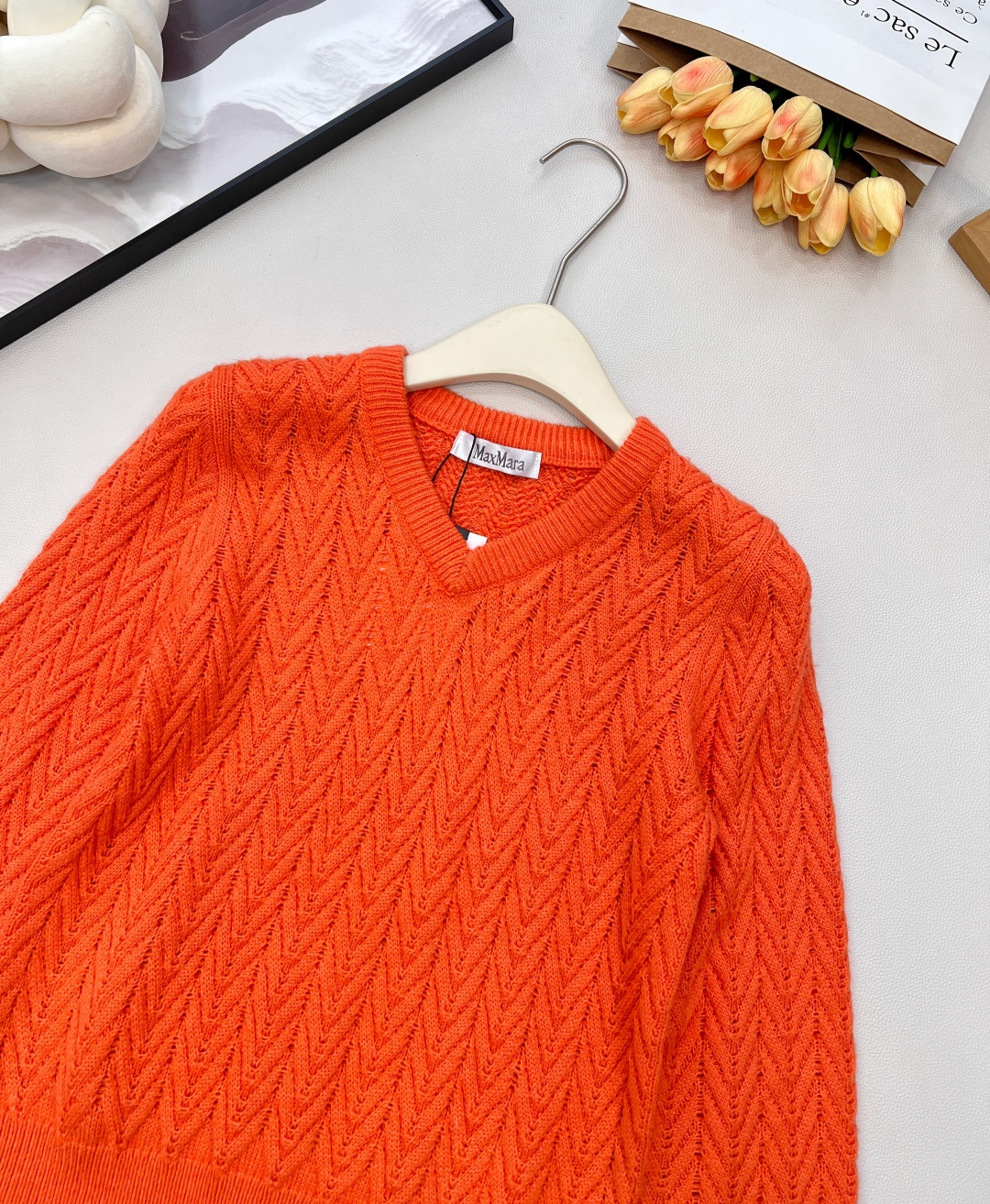 🆕MAXMARA2024新款V领 麻花编织套头毛衣，定制YB羊毛针织材质 质感高级 舒适柔软 肌理明显 