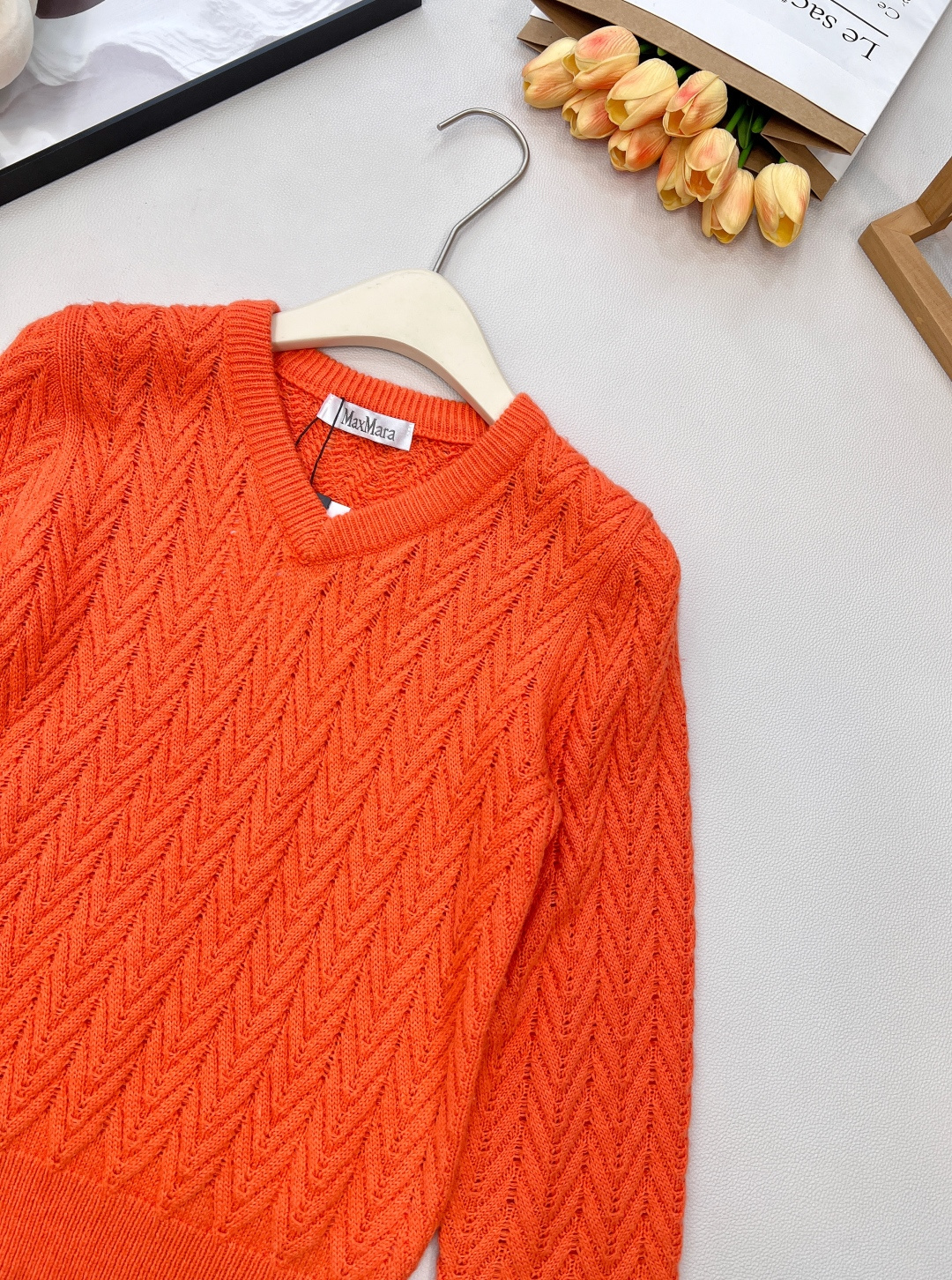 🆕MAXMARA2024新款V领 麻花编织套头毛衣，定制YB羊毛针织材质 质感高级 舒适柔软 肌理明显 