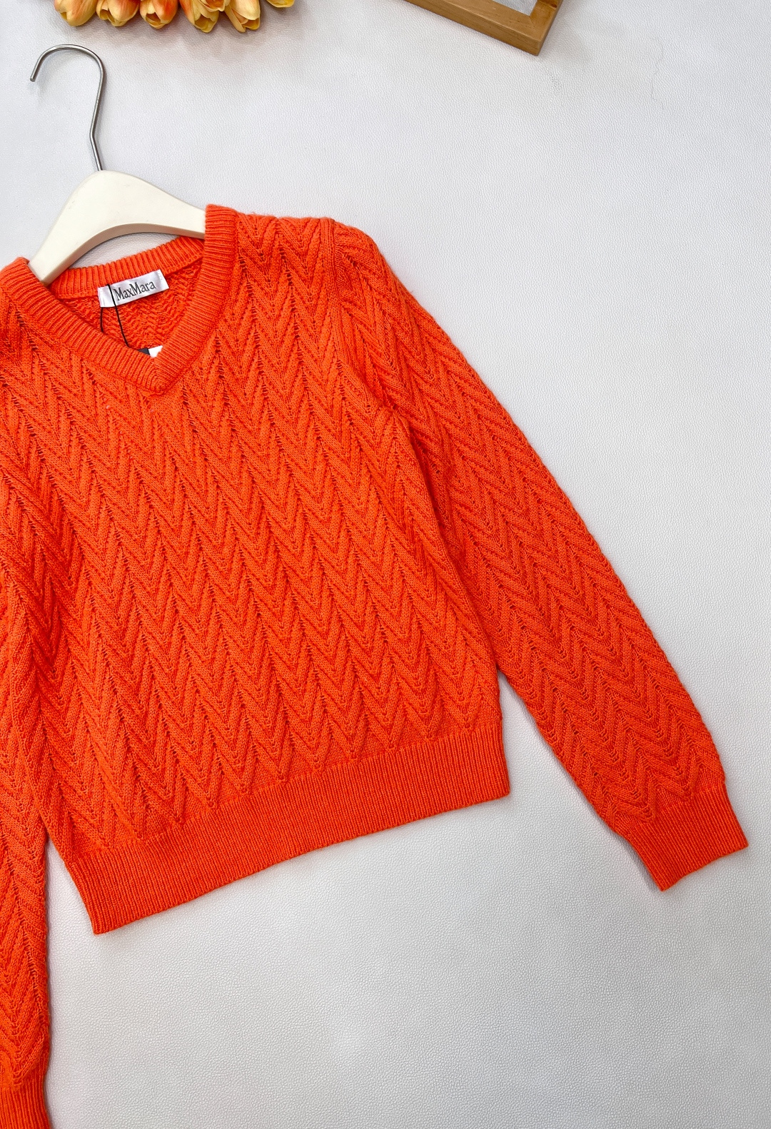 🆕MAXMARA2024新款V领 麻花编织套头毛衣，定制YB羊毛针织材质 质感高级 舒适柔软 肌理明显 