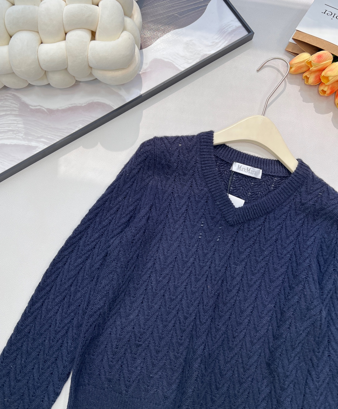 🆕MAXMARA2024新款V领 麻花编织套头毛衣，定制YB羊毛针织材质 质感高级 舒适柔软 肌理明显 