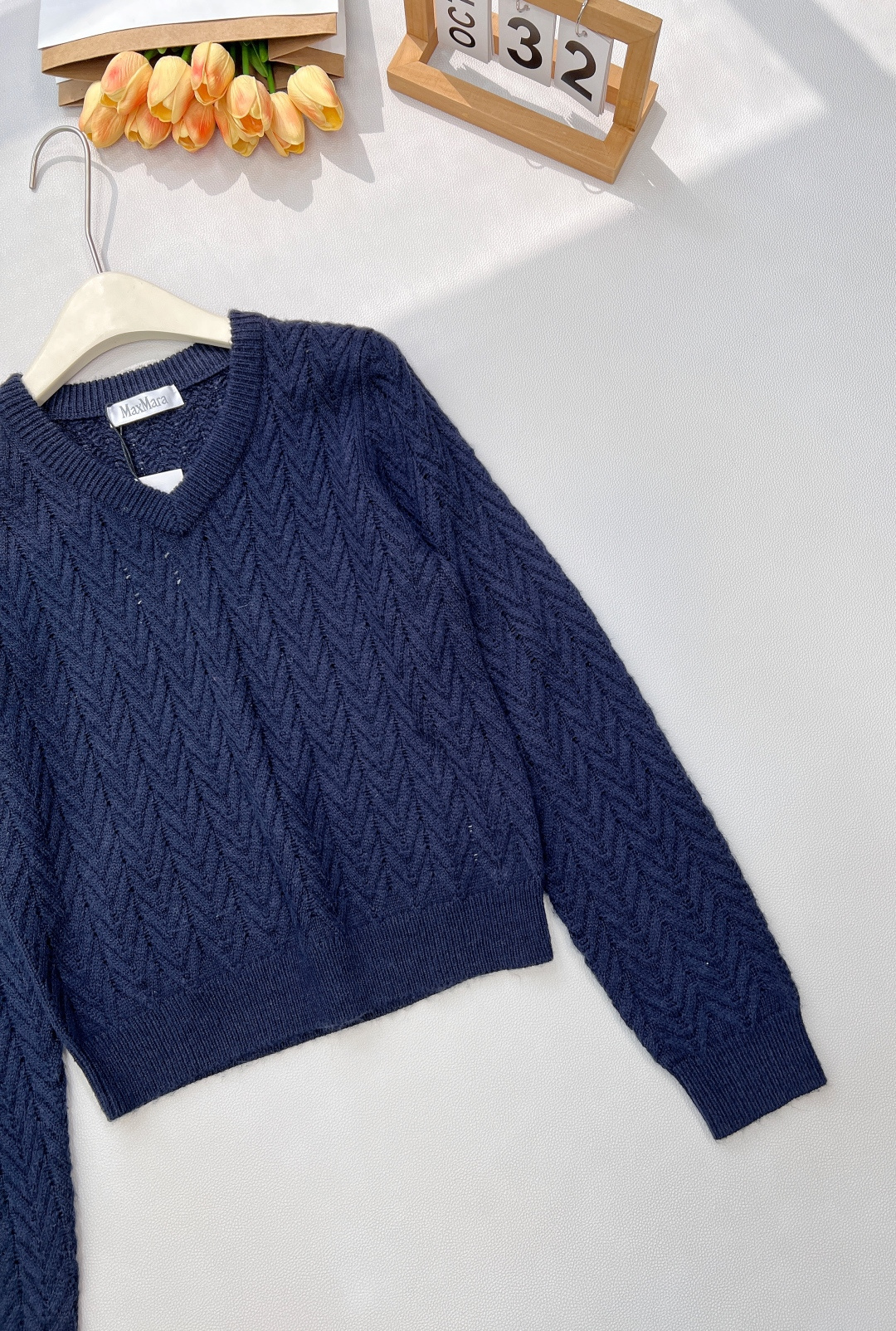 🆕MAXMARA2024新款V领 麻花编织套头毛衣，定制YB羊毛针织材质 质感高级 舒适柔软 肌理明显 