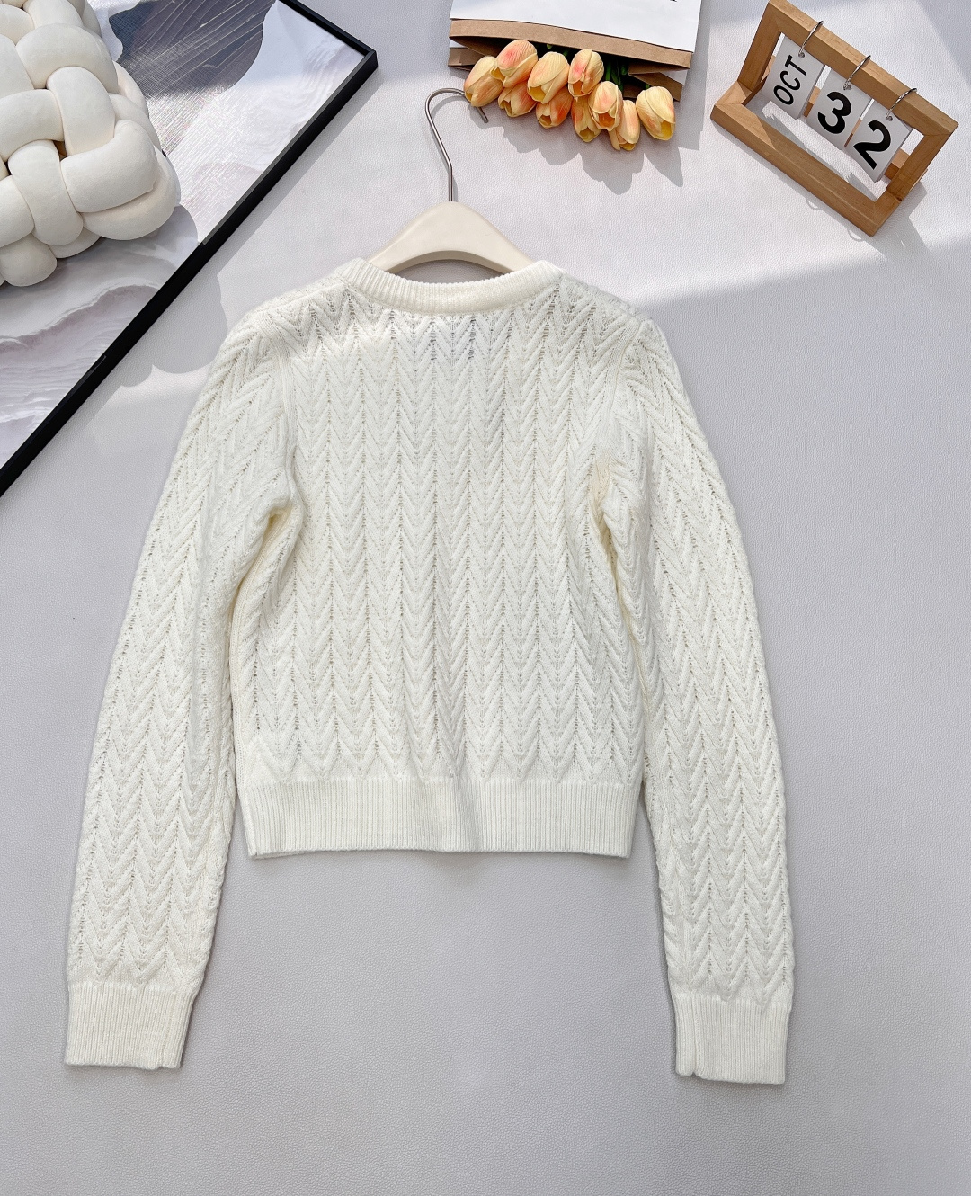 🆕MAXMARA2024新款V领 麻花编织套头毛衣，定制YB羊毛针织材质 质感高级 舒适柔软 肌理明显 