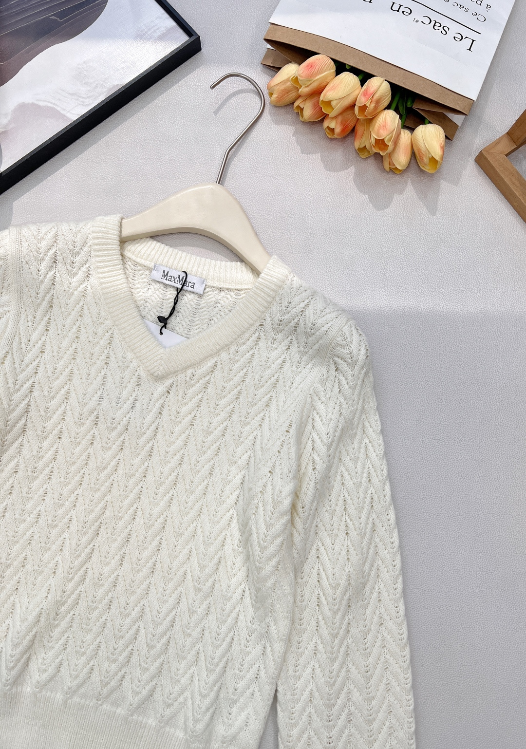 🆕MAXMARA2024新款V领 麻花编织套头毛衣，定制YB羊毛针织材质 质感高级 舒适柔软 肌理明显 