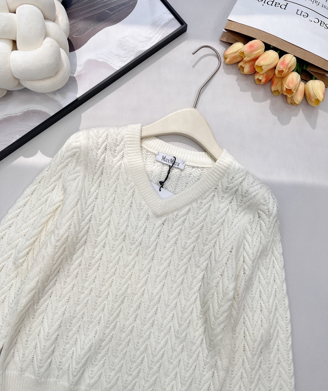 🆕MAXMARA2024新款V领 麻花编织套头毛衣，定制YB羊毛针织材质 质感高级 舒适柔软 肌理明显 