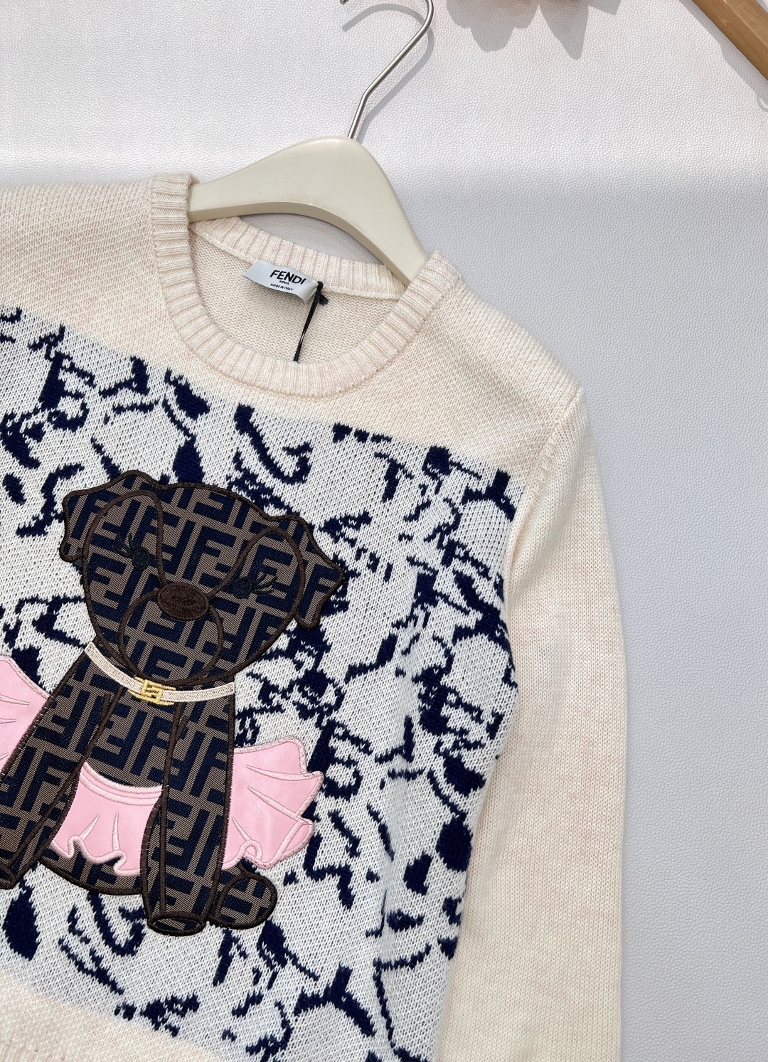🆕FENDI新款小狗贴片刺绣长袖针织，意大利奢侈品牌芬迪的经典基因邂逅萌趣小狗元素，便诞生了这件极具辨识