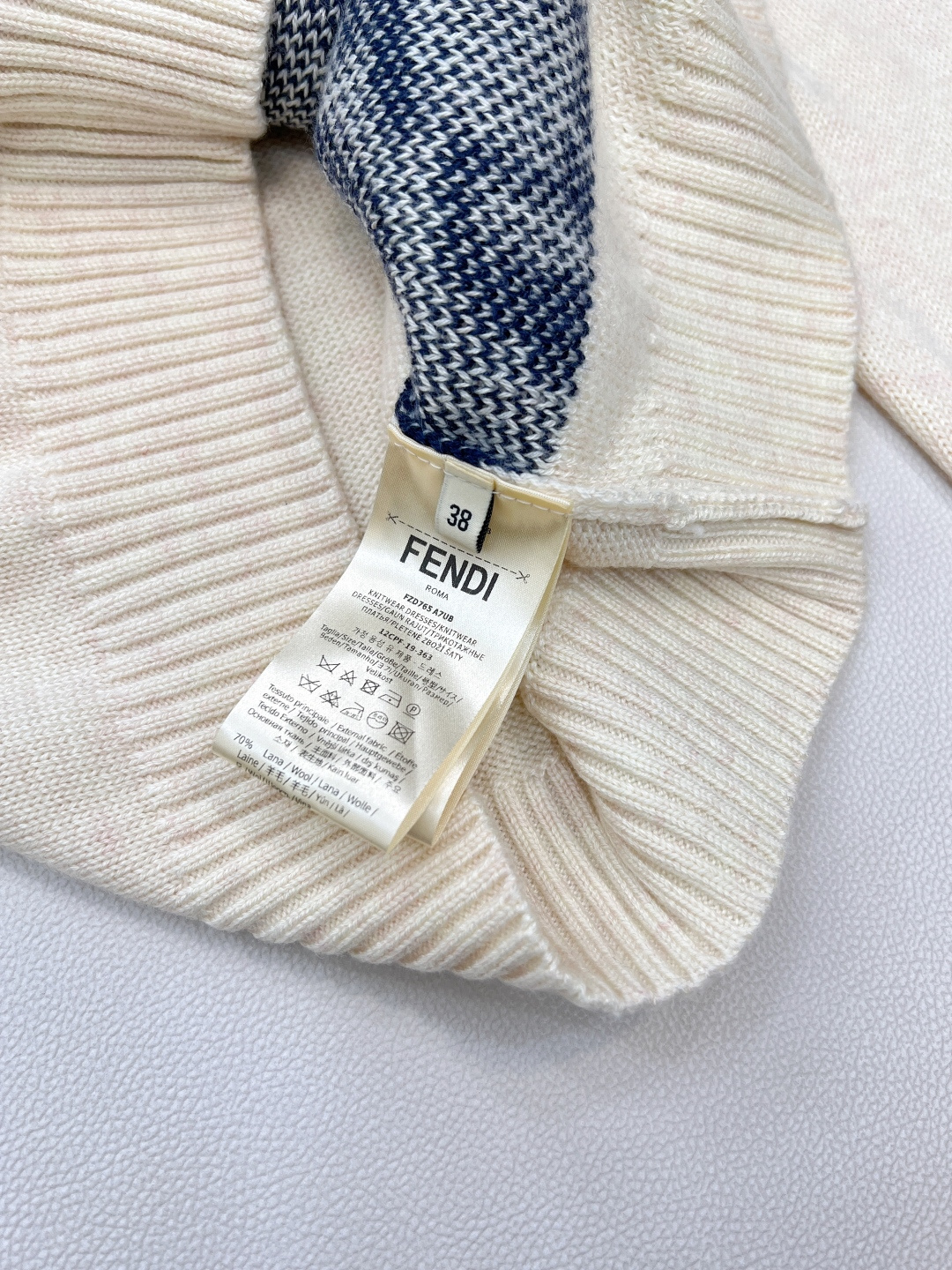 🆕FENDI新款小狗贴片刺绣长袖针织，意大利奢侈品牌芬迪的经典基因邂逅萌趣小狗元素，便诞生了这件极具辨识