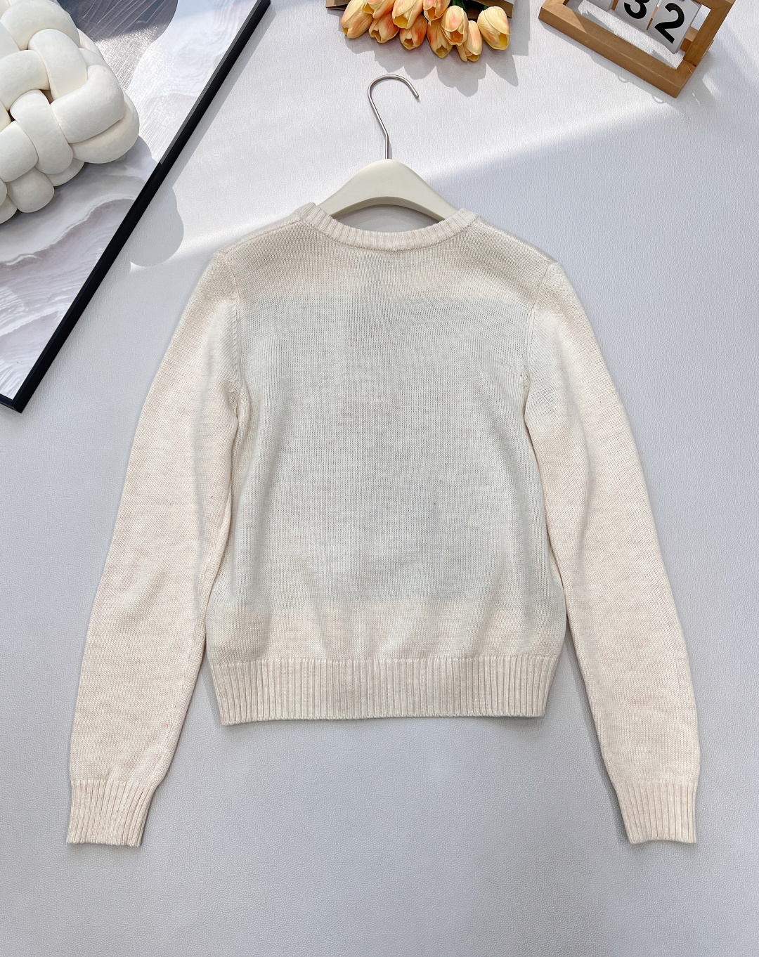 🆕FENDI新款小狗贴片刺绣长袖针织，意大利奢侈品牌芬迪的经典基因邂逅萌趣小狗元素，便诞生了这件极具辨识