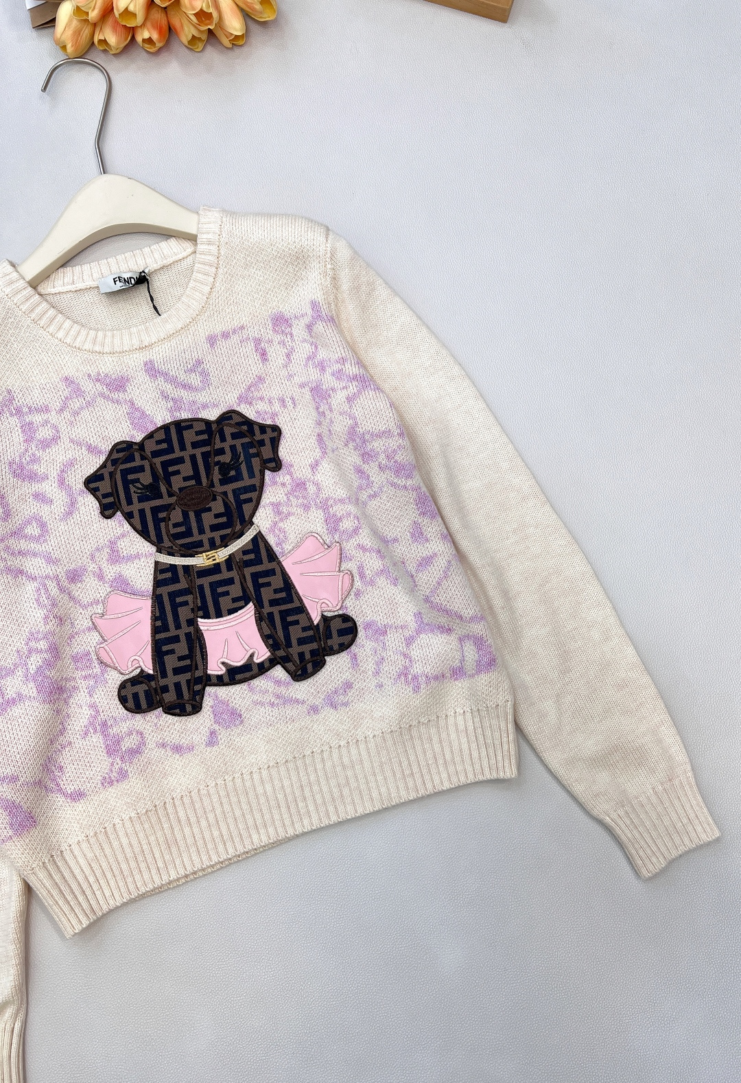 🆕FENDI新款小狗贴片刺绣长袖针织，意大利奢侈品牌芬迪的经典基因邂逅萌趣小狗元素，便诞生了这件极具辨识