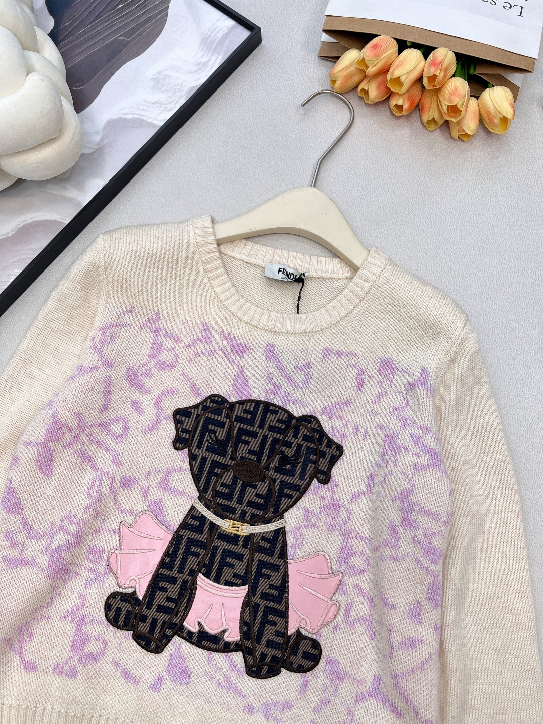 🆕FENDI新款小狗贴片刺绣长袖针织，意大利奢侈品牌芬迪的经典基因邂逅萌趣小狗元素，便诞生了这件极具辨识