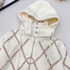 🆕 CHANEL coco neige滑雪系列 撞色菱格针织拉链连帽开衫外套由维吉妮·维娅创作,从冰雪运 🆕 CHANEL coco neige滑雪系列 撞色菱格针织拉链连帽开衫外套由维吉妮·维娅创作,从冰雪运