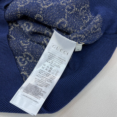 🆕Gucci25新款针织v领开衫长袖🛒胸口的红色Logo贴标 是亮点也是辨识度 让基础老花不单调~门襟金 🆕Gucci25新款针织v领开衫长袖🛒胸口的红色Logo贴标 是亮点也是辨识度 让基础老花不单调~门襟金