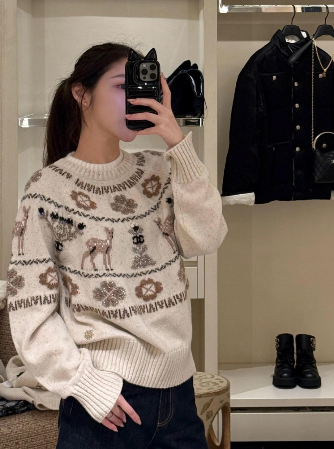 NO:608873,I love Xiaoxiangjia’s ski series. This year’s elk Christmas sweater has a full atmosphere and a retro tone. The upper body is really tasteful. It is an easy-to-wear and practical inner style. You can really wear it with your eyes closed. Chanel, sweaters, alexander wang19860909小香家滑雪系列都好爱啊 今年的麋鹿圣诞毛衣 氛围感拉满 复古调调 上身真的太有味道了 属于好穿又实穿内型 真的可以闭眼入,,chanel,sweaters,alexander wang,Women's clothing