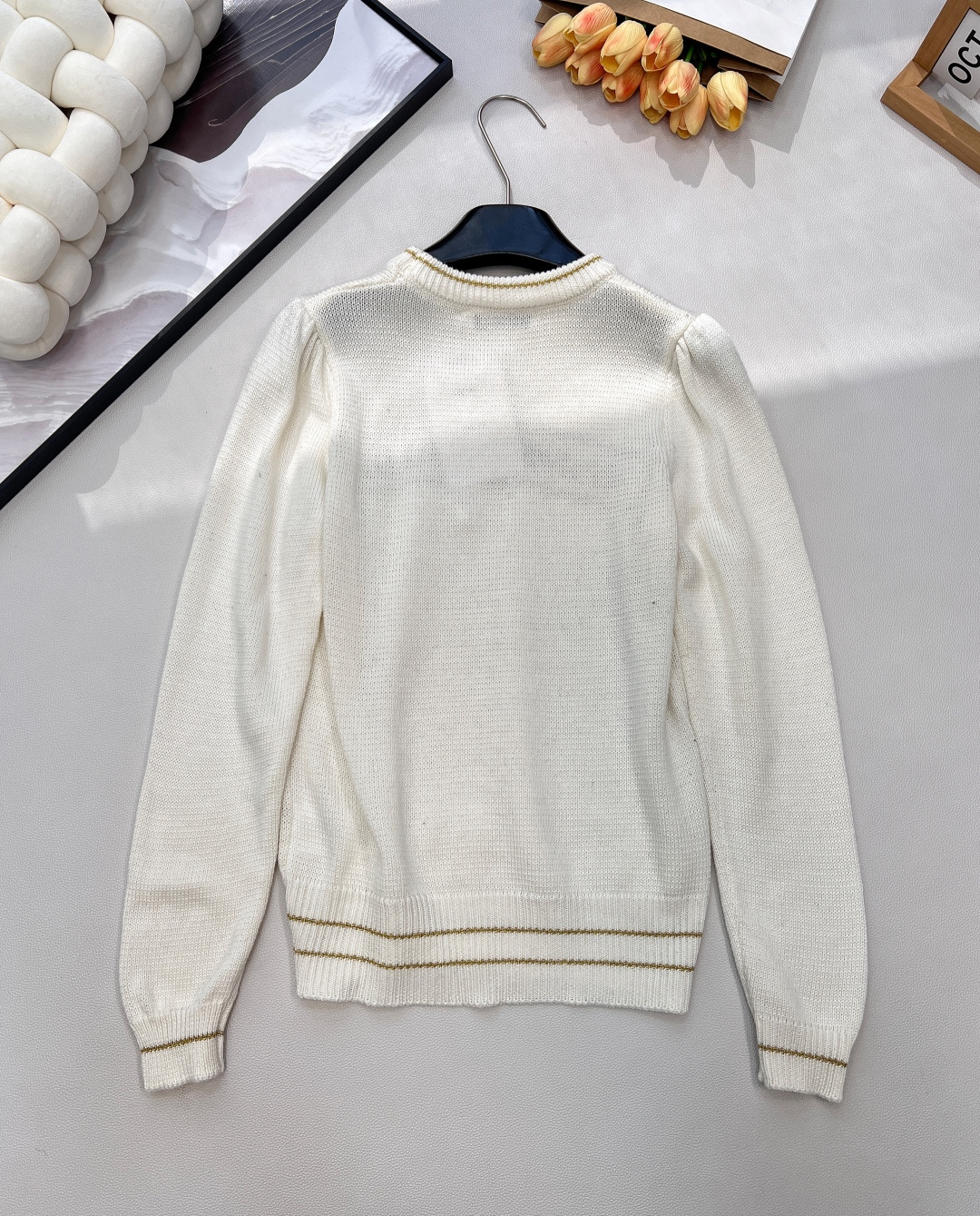 🆕 DIOR 新款爱心字母提花羊毛针织衫毛衣星光织就的温柔，优雅与浪漫的邂逅以细腻的羊毛羊绒面料与精致的